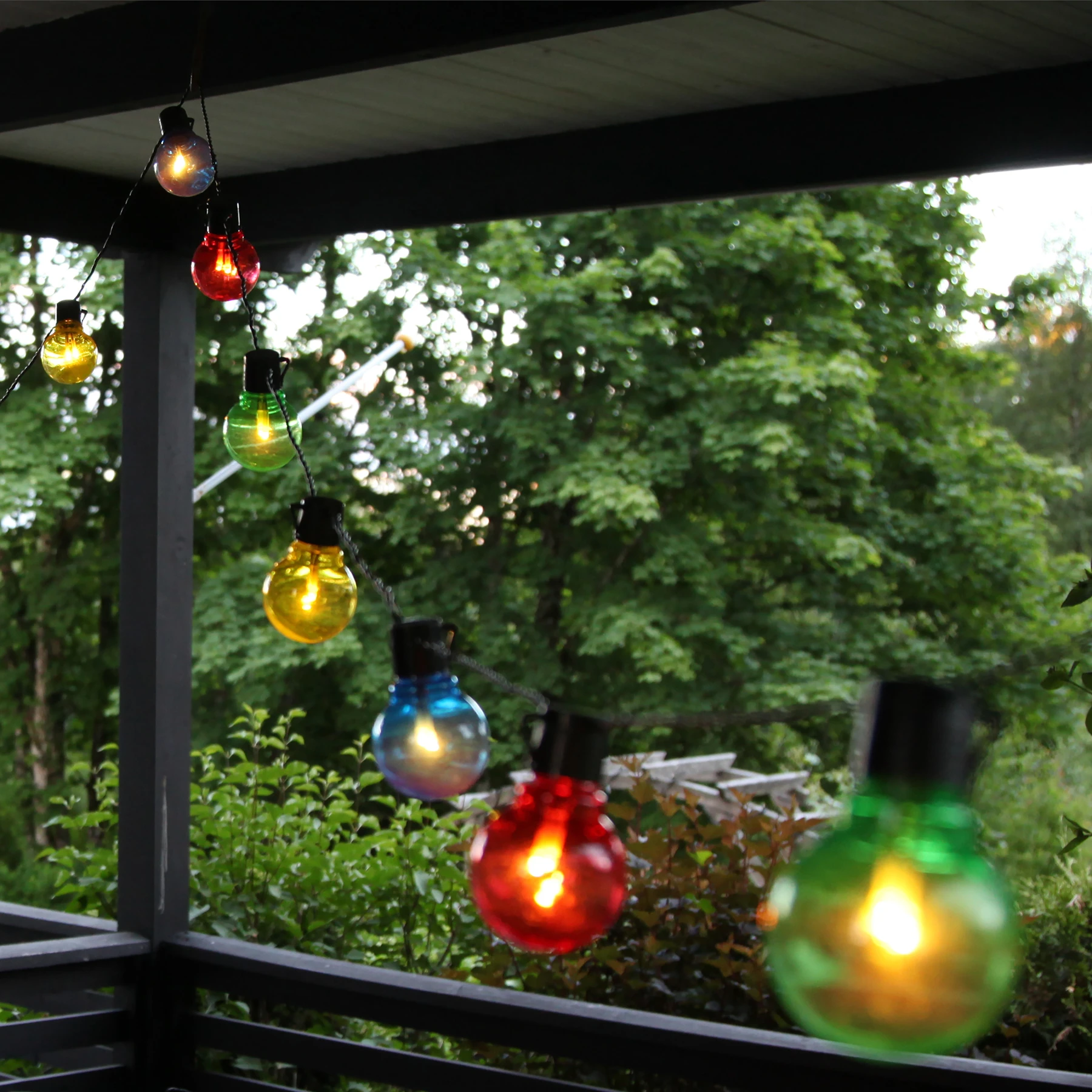 Partaj - Lichterkette für außen - 4,5 m - 16 LEDs - Netzbetrieb - Mehrfarbig