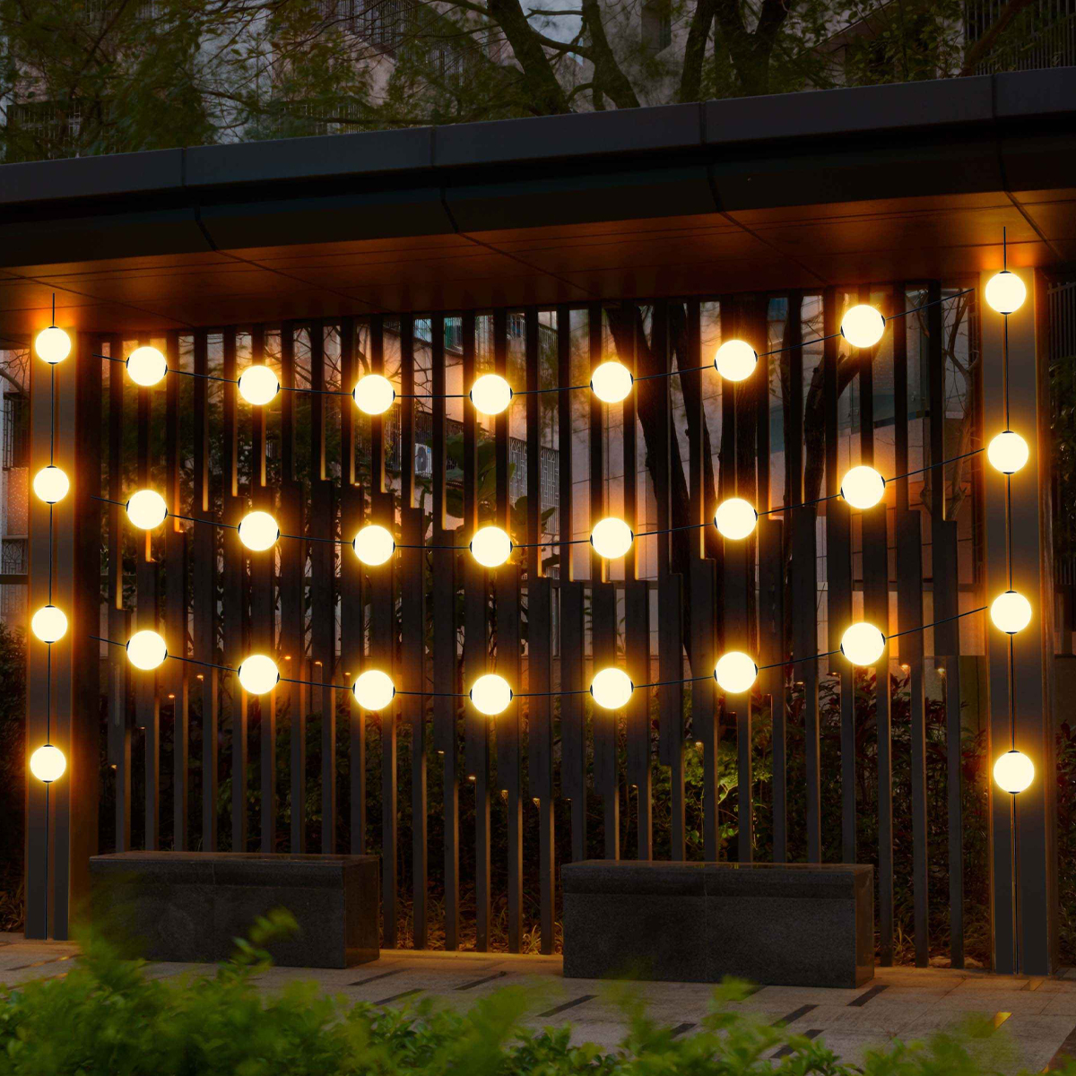 12V LED - Lichtervorhang mit 5x3 Lichtkugeln in 2,1m Länge