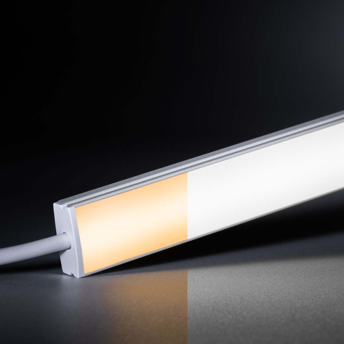 24V White Line Slim LED Leiste - COB - Farbtemperatur einstellbar - diffuse Abdeckung - 33cm - 182 LED Chips - max. 6,6 Watt - 660 Lumen - mit Ausgangskabel (zum Anschluss einer weiteren LED Leiste)