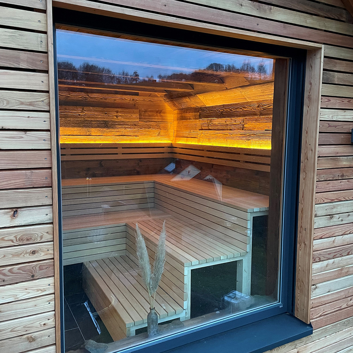 24V wasserfeste Sauna LED Leiste - hitzebeständig - warmweiß - diffuse Abdeckung - IP68 - 35cm - 36 LEDS - 1,4 Watt - 137 Lumen - 100cm Eingangskabel mit offenen Enden - ohne Ausgangskabel (geschlossene Endkappe)
