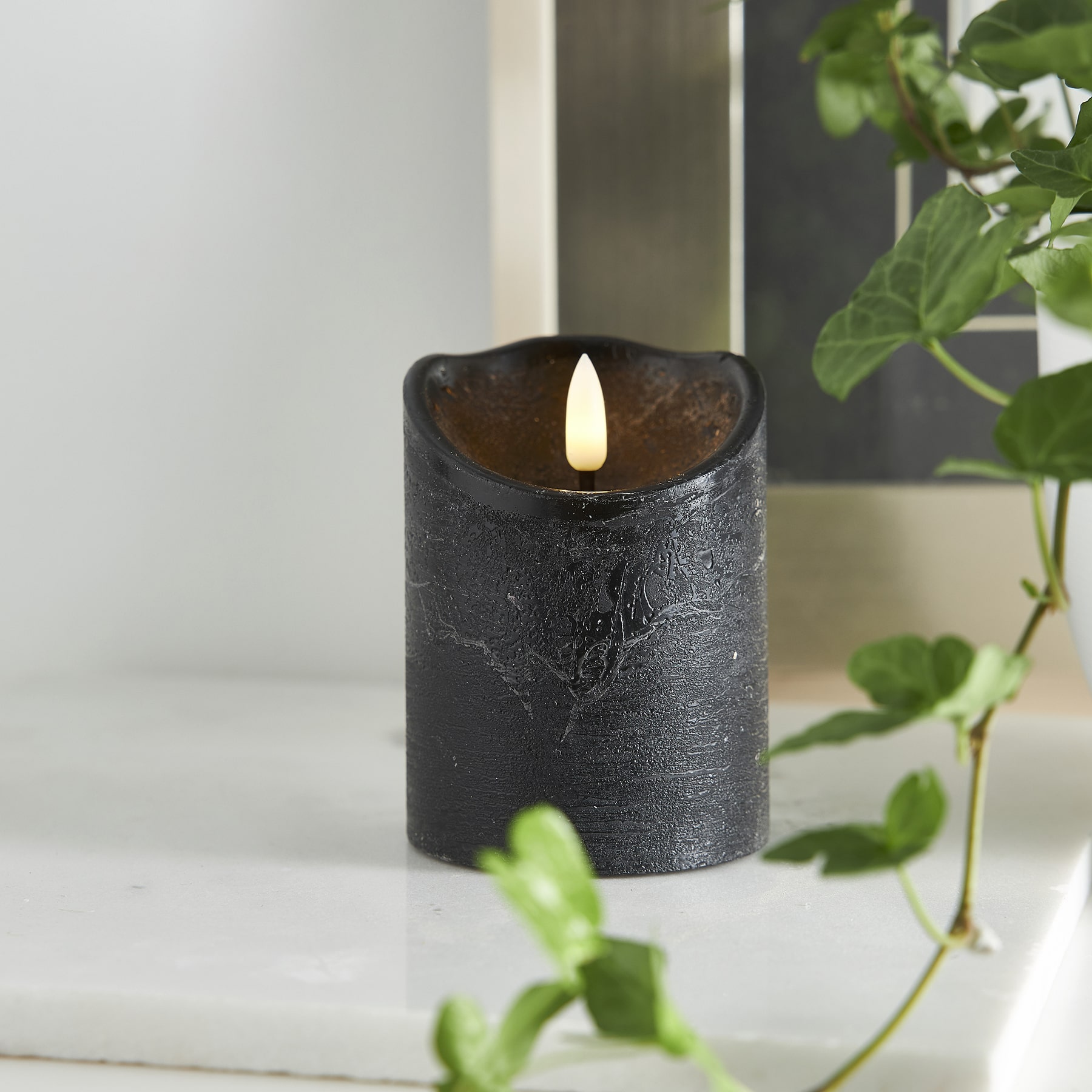 Flamme Rustic - Kerze für innen - Schwarz - Höhe: 10 cm - Batteriebetrieb - Timer - flackernd
