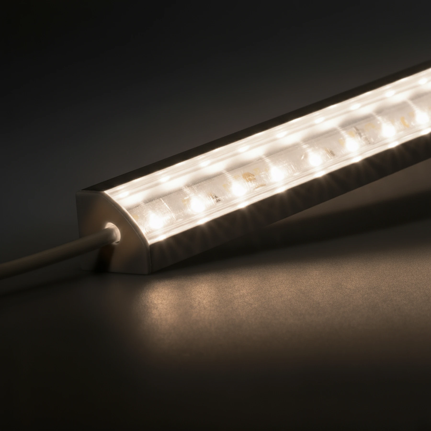 24V  Aluminium LED Eckleiste – neutralweiß– transparente Abdeckung