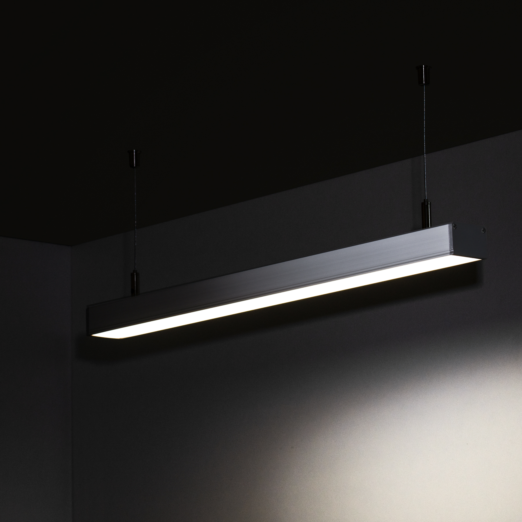 24V Aluminium LED Pendelleuchte - neutralweiß - linear - diffuse Abdeckung, bis 3m Länge