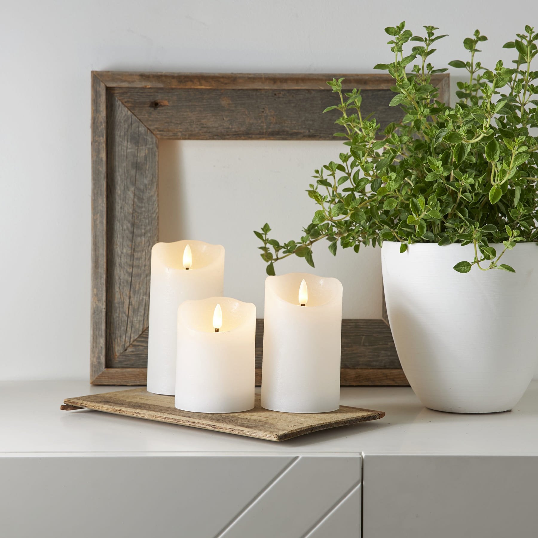 Flamme Rustic - Kerze für innen - Weiß - Höhe: 12,5 cm - Batteriebetrieb - Timer - flackernd
