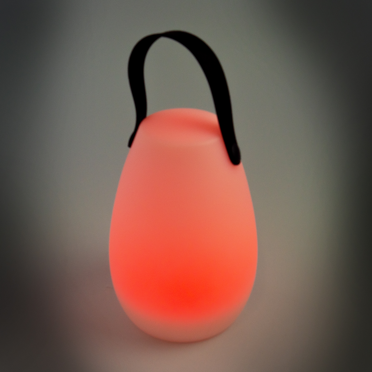LED Tischlampe outdoor in weiß - dimmbar mit Fernbedienung - Lichtfarbe: RGB - IP44