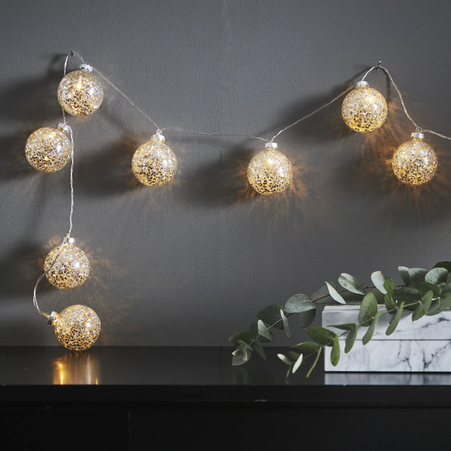 Glitter - Deko Lichterkette für innen - 1,3 m - 10 LEDs - Timer - Batteriebetrieb - Warmweiß