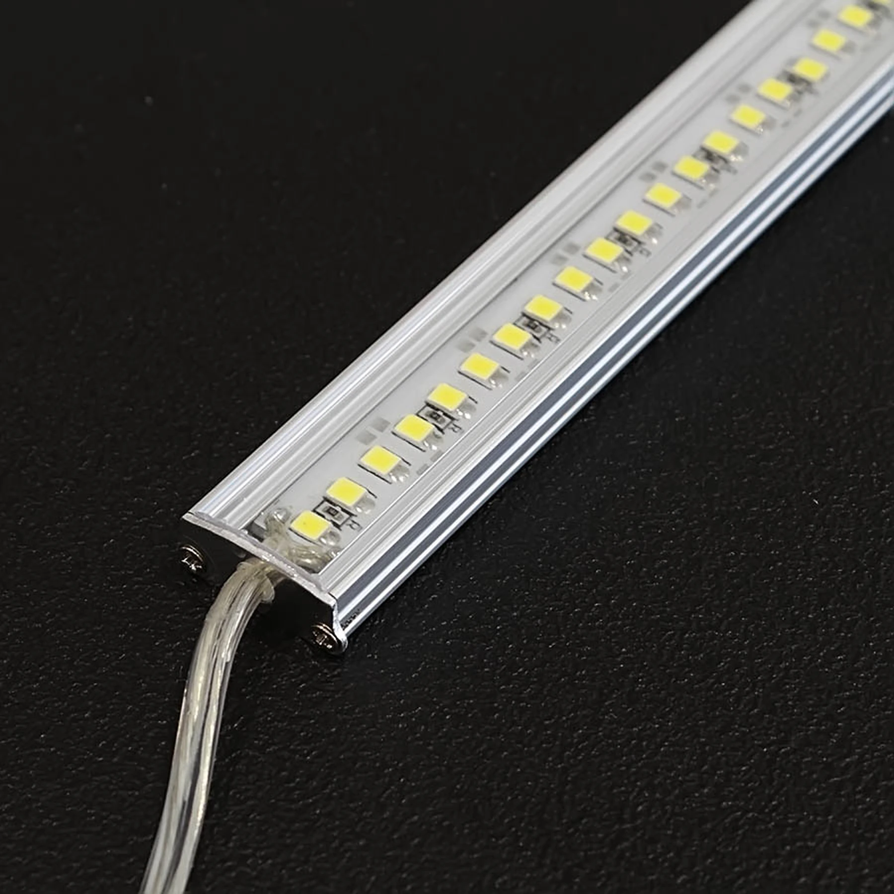 12V Black Line Slim Aluminium LED Leiste - High Power - warmweiß - transparente Abdeckung
