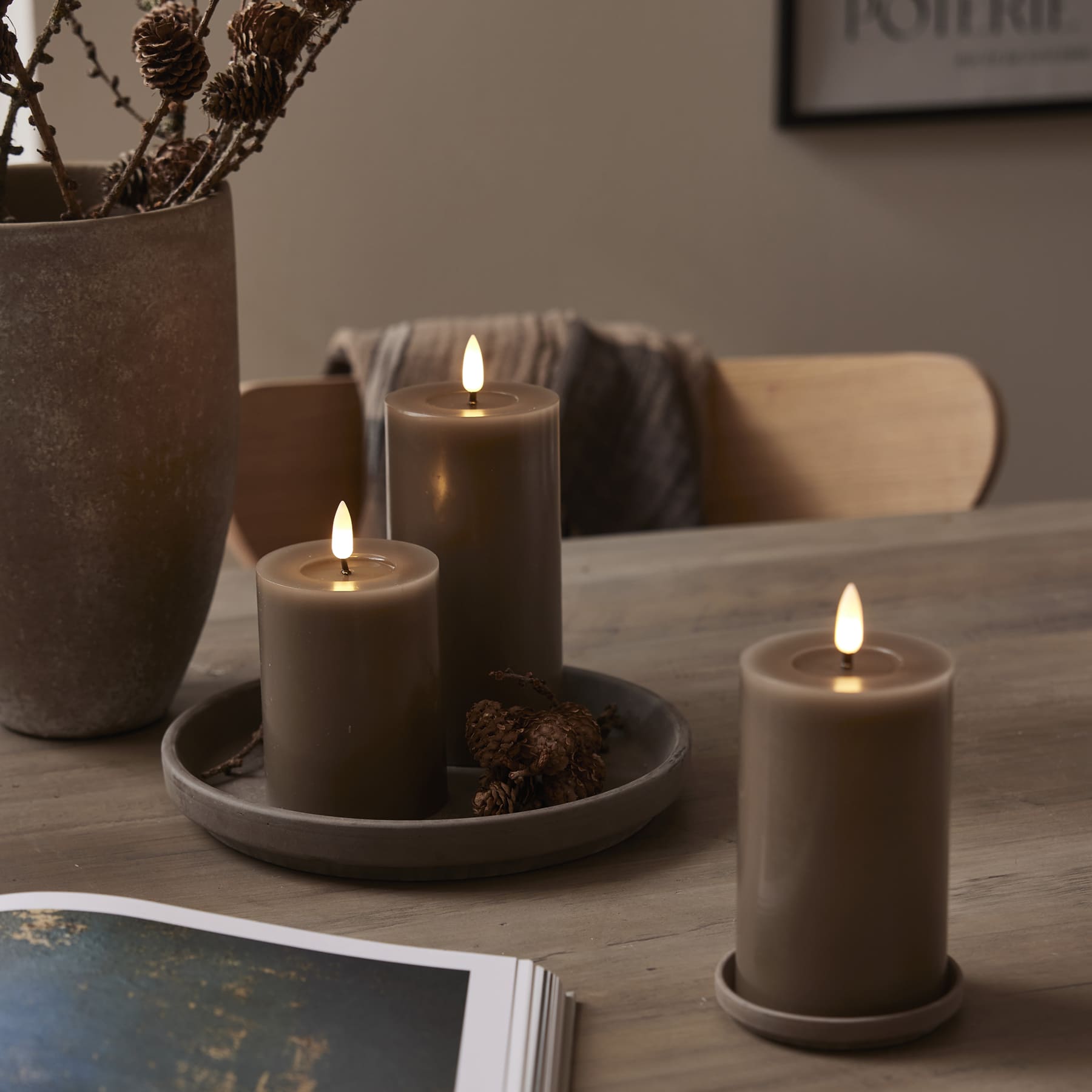 Flamme Flow - Kerze für innen - Braun - Höhe: 12,5 cm - Batteriebetrieb - Timer - flackernd