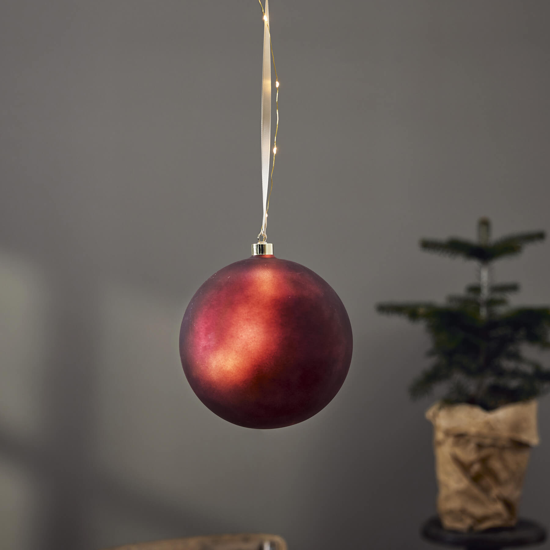 Bliss - Glaskugel - 20 cm - Glasfarbe: Rot - Timer - Batteriebetrieb - Lichtfarbe: Warmweiß