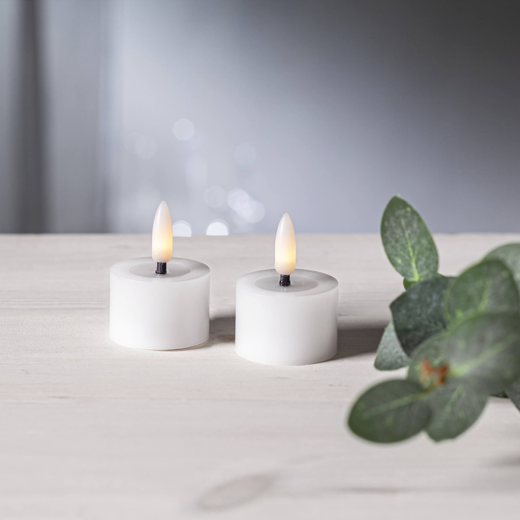 Flamme Flow - Kerzen Set für innen - Weiß - Höhe: 5 cm - Batteriebetrieb - Timer - flackernd