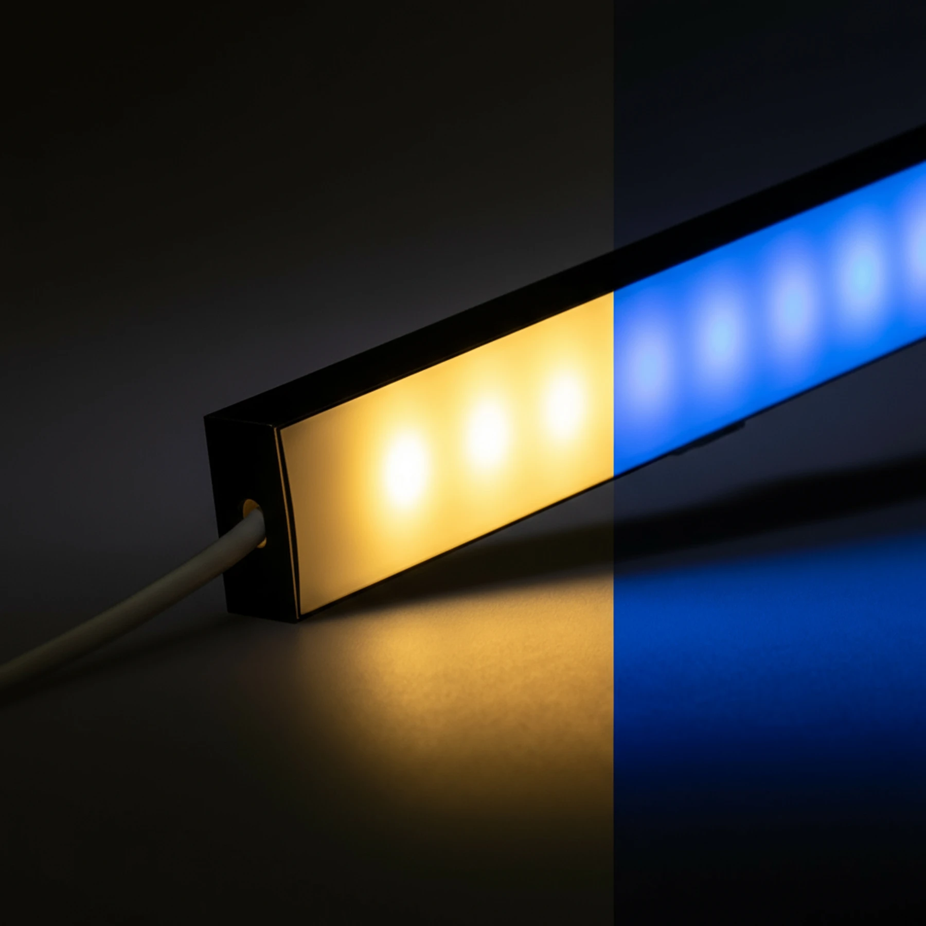 24V Black Line Slim LED Leiste - RGBWW (RGB + warmweiß) - schwarze Abdeckung