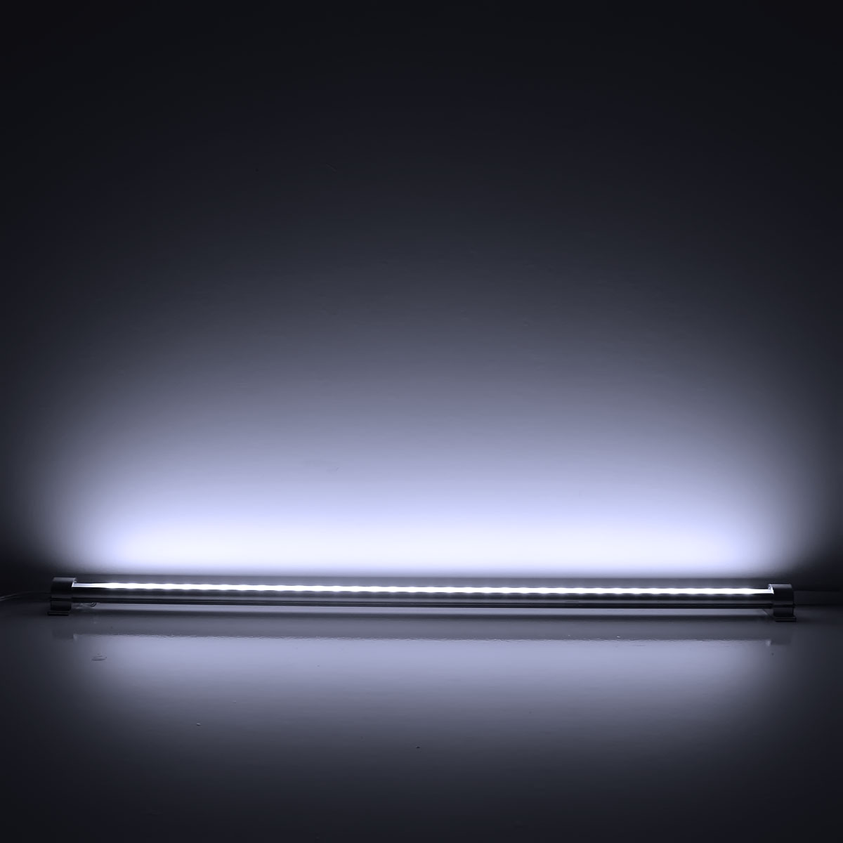 24V wasserfeste Aluminium LED Leiste – weiß – 105cm – einstellbare Abstrahlrichtung – IP65 25cm Eingangskabel mit DC-Rundbuchse 2polig - mit Ein- und Ausgangskabel
