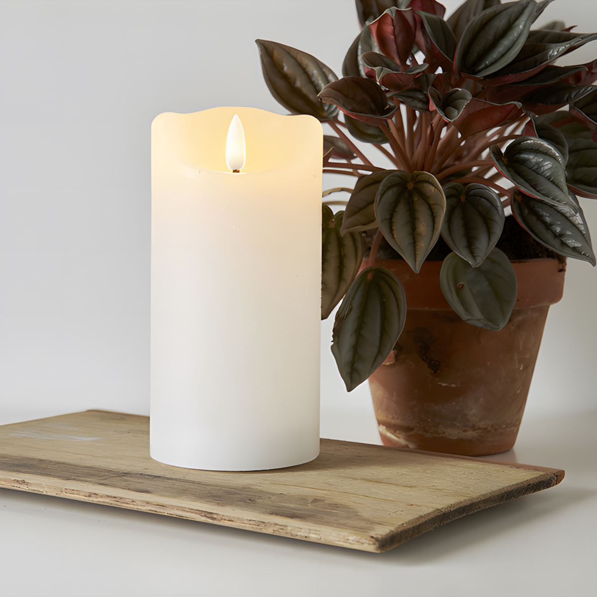 Flamme Rustic - Kerze für innen - Weiß - Höhe: 15,0 cm - Batteriebetrieb - Timer - flackernd