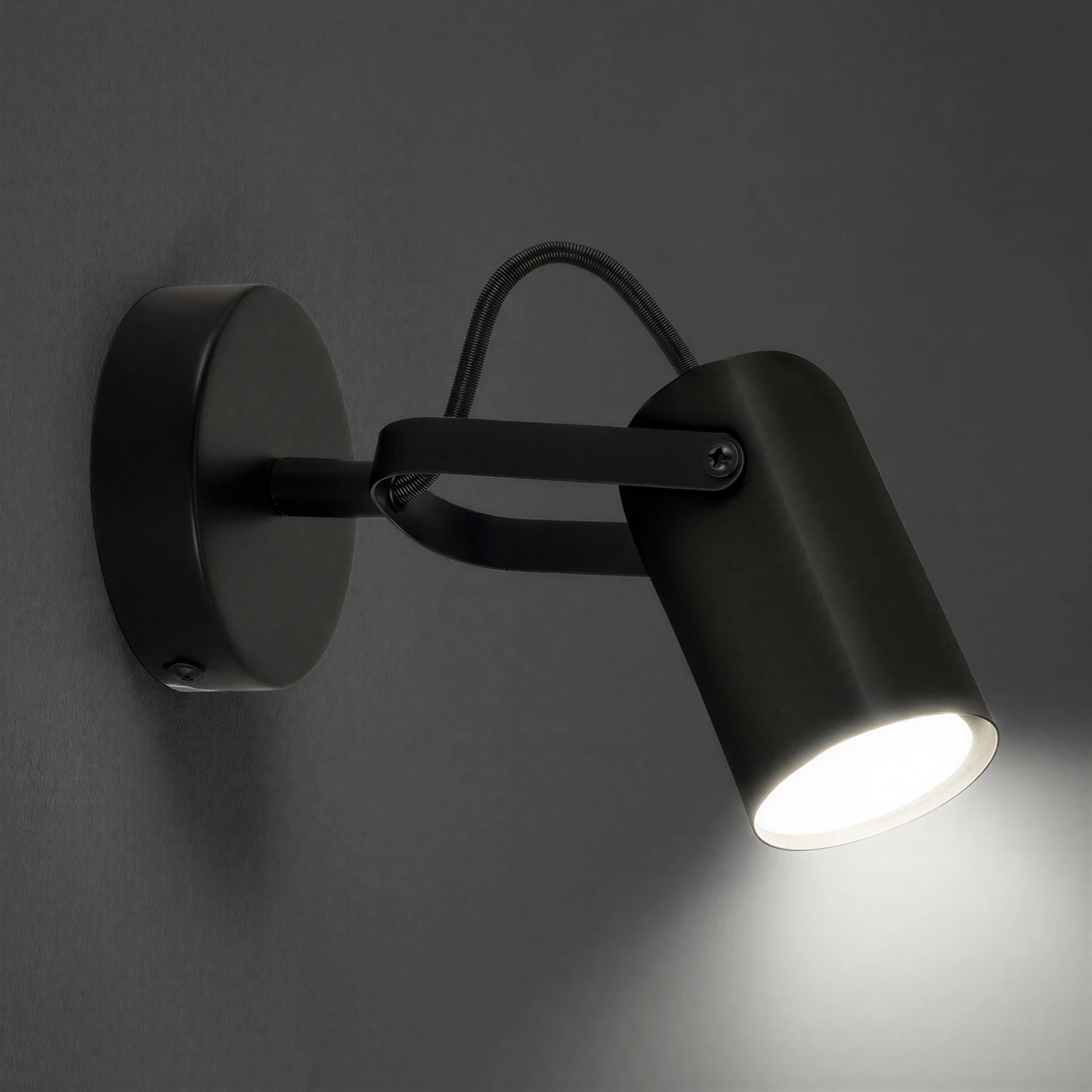 LOFTA 1 - Decken Spotleuchte in schwarz - Lichtfarbe: individuell wählbar