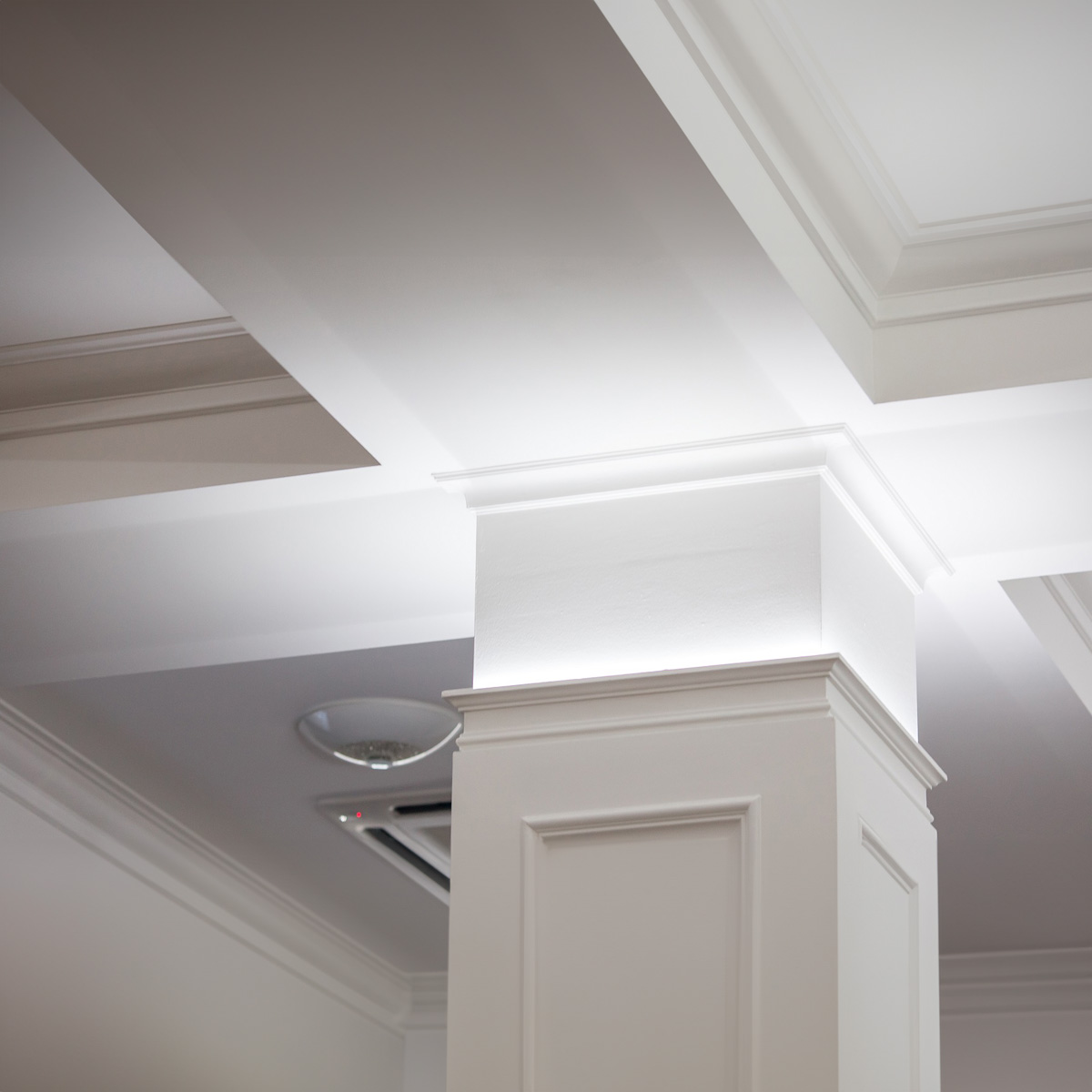 LED Stuckleiste - moderne Deckenleiste - 6 x 11 x 200cm