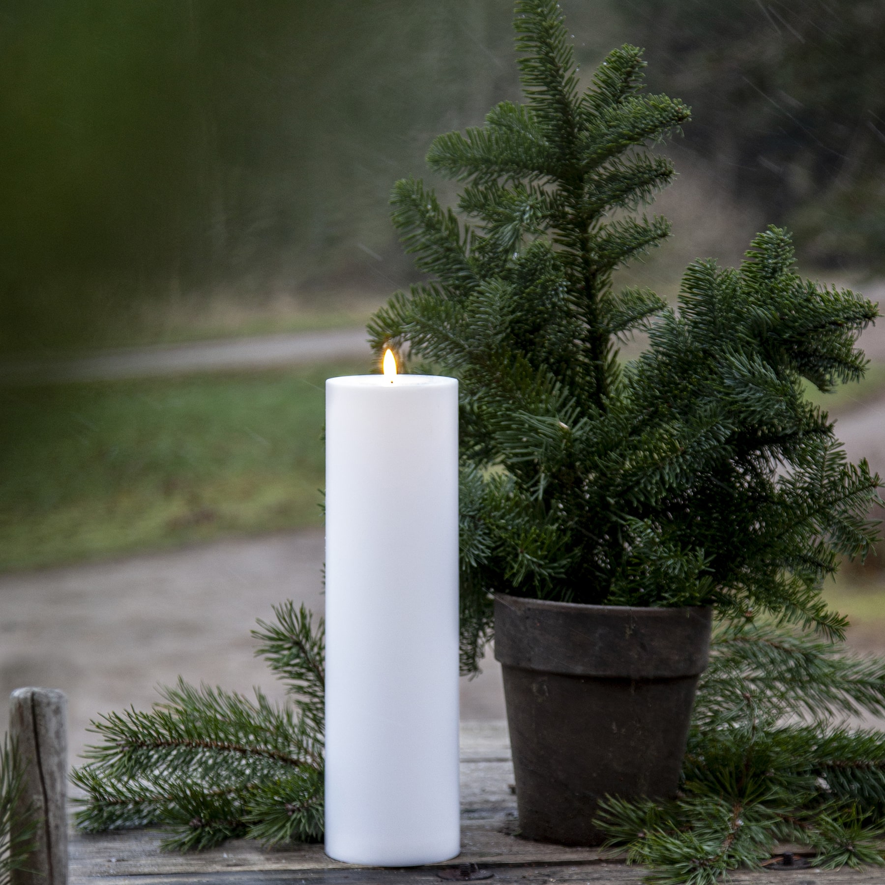 Flamme Rak - Kerze für außen - Weiß - Höhe: 37,5 cm - Batteriebetrieb - Timer - sanft flackernd