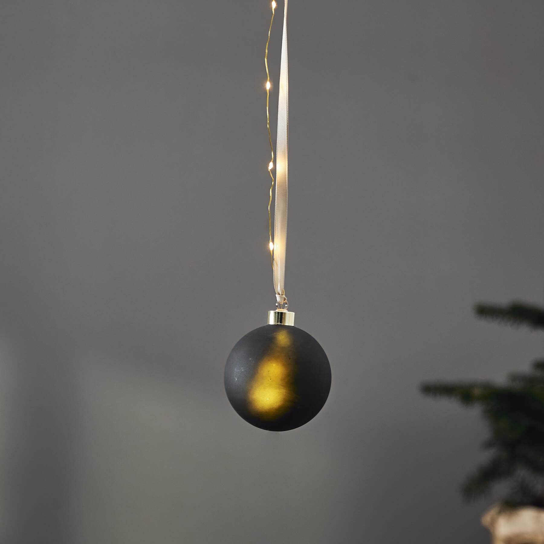 Bliss - Glaskugel - 10 cm - Glasfarbe: Grün - Timer - Batteriebetrieb - Lichtfarbe: Warmweiß