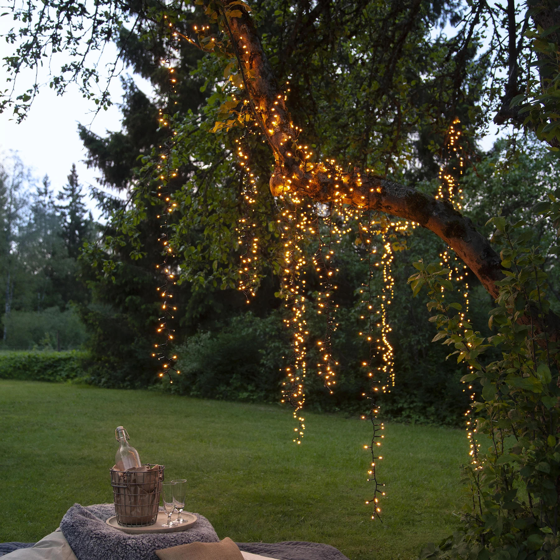 Golden Warm White - Lichterkette für außen - 10,8 m - 540 LEDs - Netzbetrieb - Warmweiß
