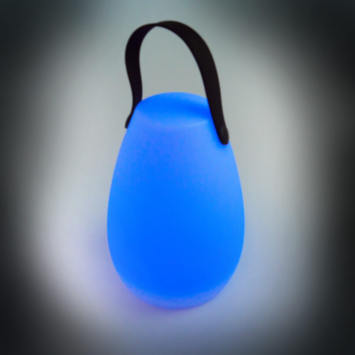 LED Tischlampe outdoor in weiß - dimmbar mit Fernbedienung - Lichtfarbe: RGB - IP44