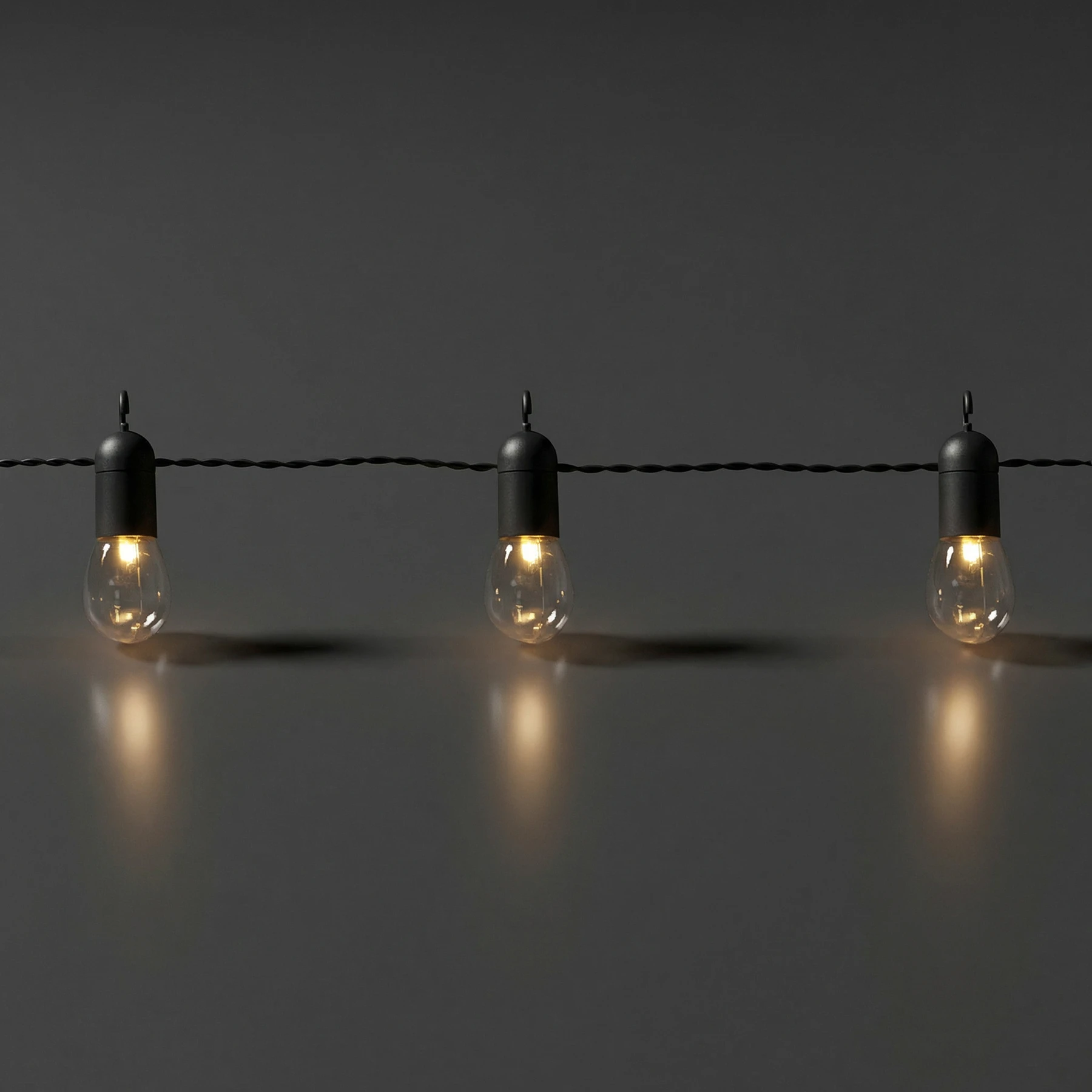 Small Hooky - Lichterkette für außen - 4,5 m - 16 LEDs - Netzbetrieb - Warmweiß