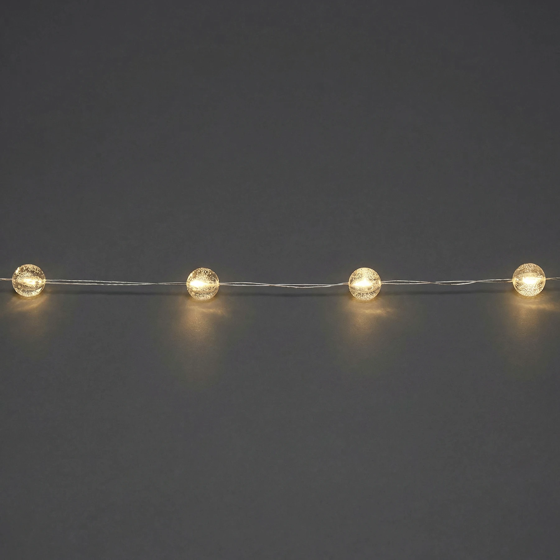 Berry - Deko Lichterkette für außen - 5 m - 50 LEDs - Timer - Batteriebetrieb - Warmweiß
