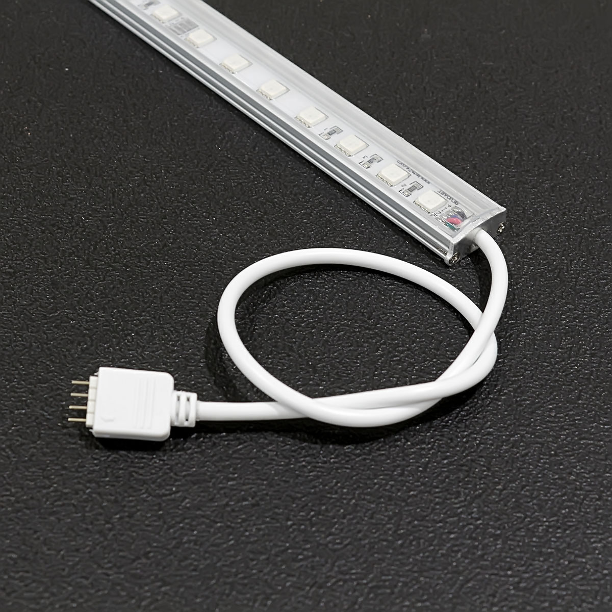 24V  wasserfeste Aluminium LED Leiste – RGB  – 50cm – transparente Abdeckung –  IP65 - 20cm Eingangskabel mit Stecker 4polig - mit Ein- und Ausgangskabel