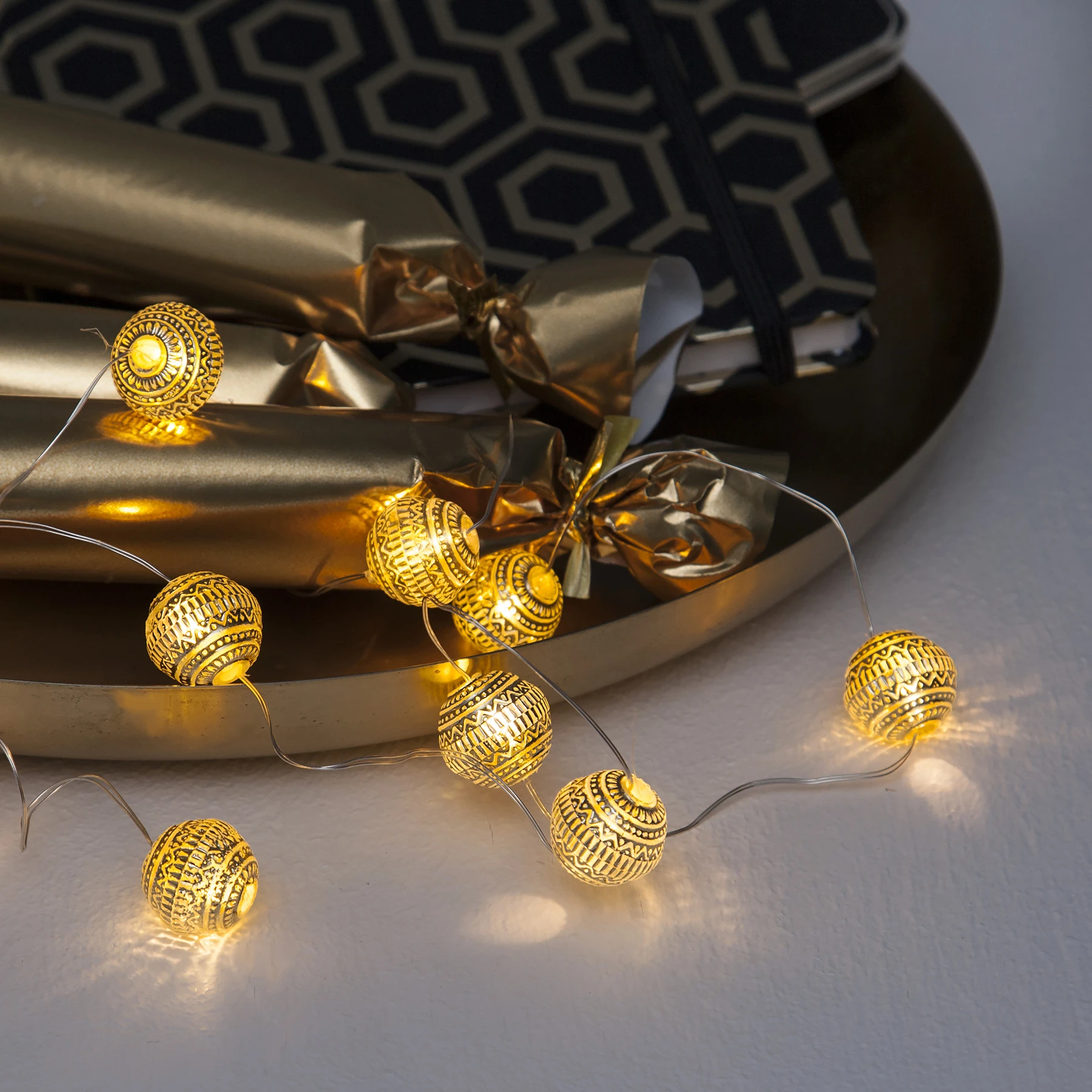 Oriental - Deko Lichterkette für innen - 0,9 m - 10 LEDs - Timer - Batteriebetrieb - Warmweiß
