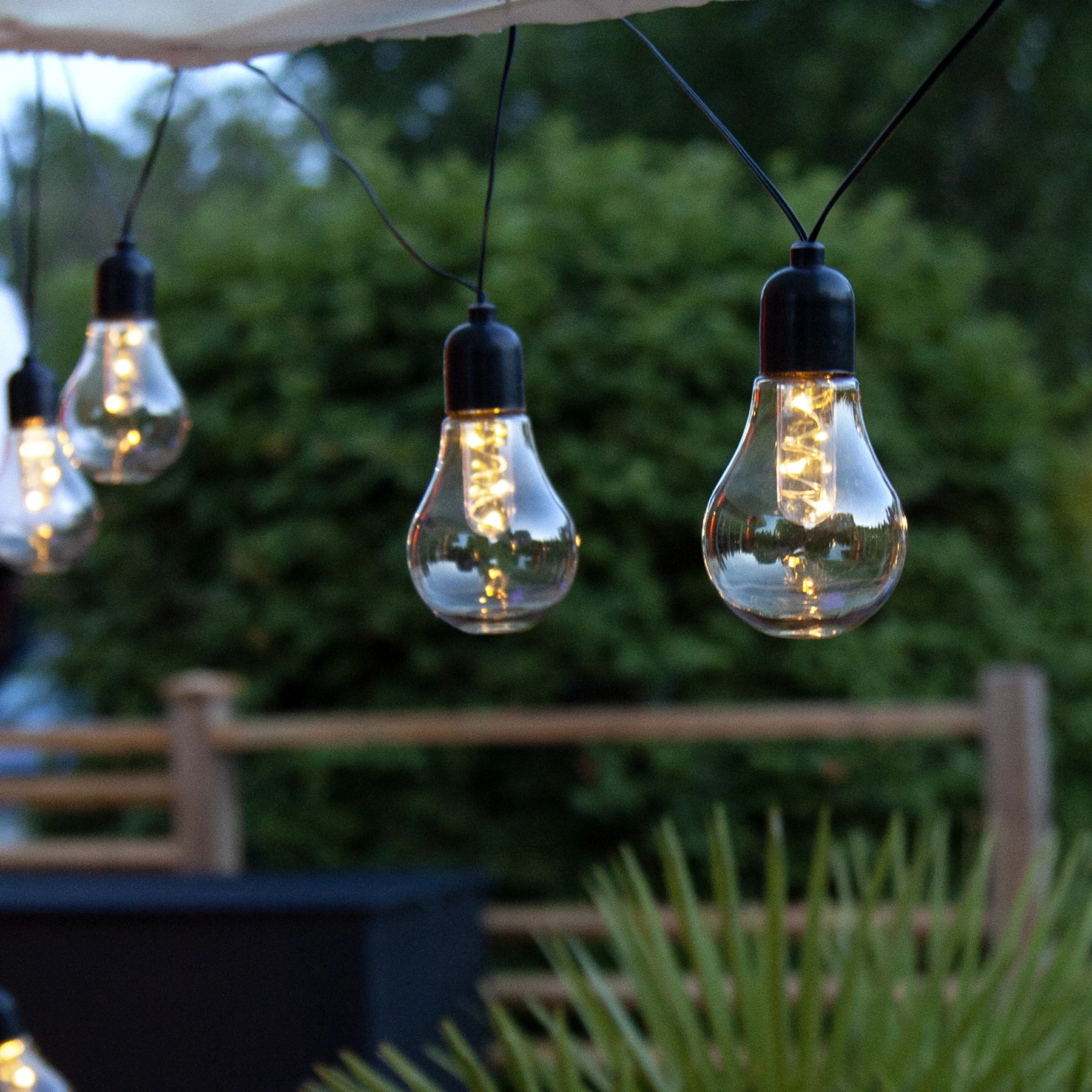 Glow - Lichterkette für außen - 4,05 m - 10 LEDs - Timer - Batteriebetrieb - Warmweiß