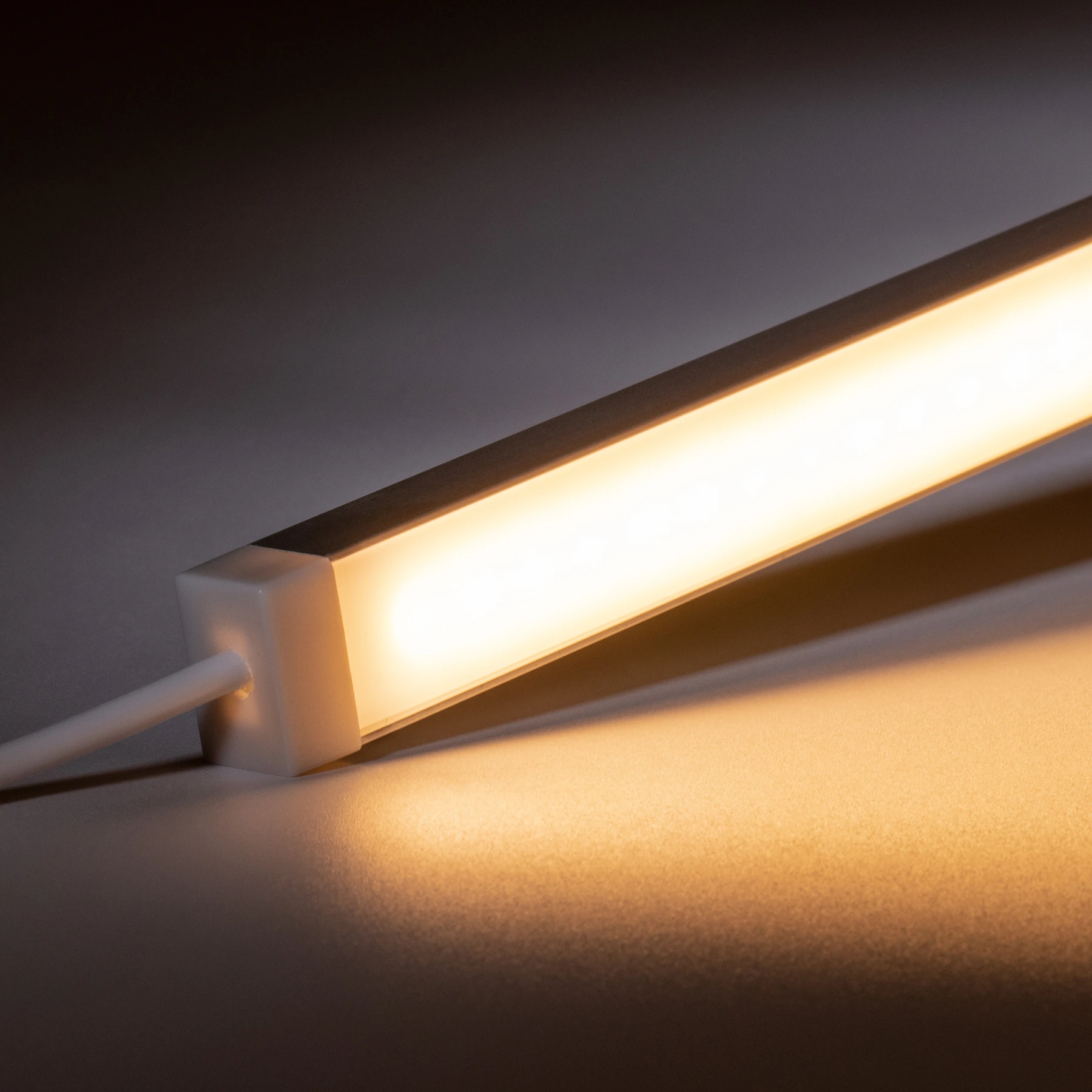 24V wasserfeste Aluminium LED Leiste - warmweiß - diffuse Abdeckung