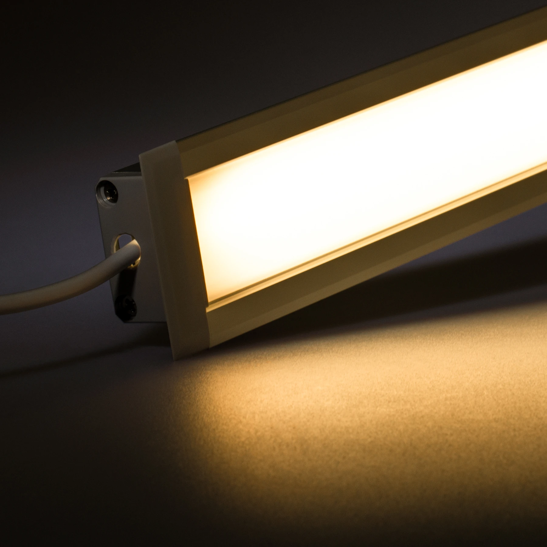 24V Aluminium Einbau LED Leiste – COB - warmweiß – diffuse  Abdeckung - bis 3m Länge