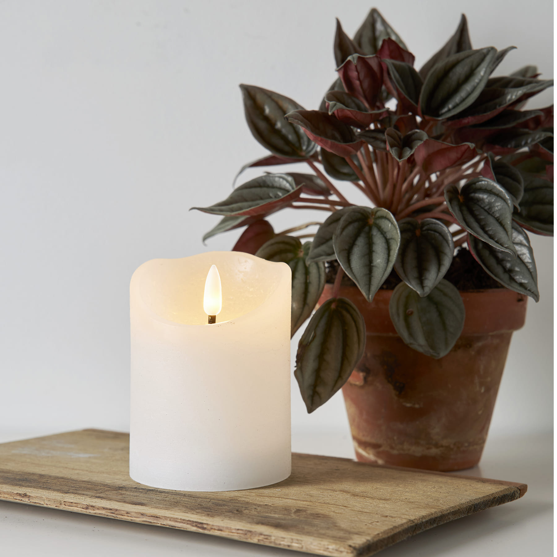 Flamme Rustic - Kerze für innen - Weiß - Höhe: 10 cm - Batteriebetrieb - Timer - flackernd