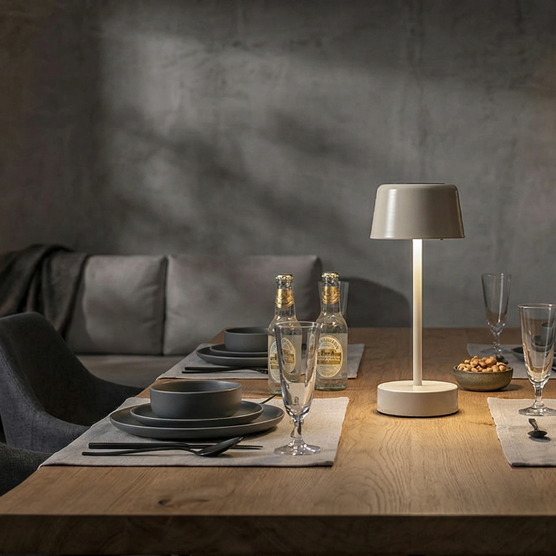 Solei - Solar Tischleuchte in Beige - Lichtfarbe: warmweiß