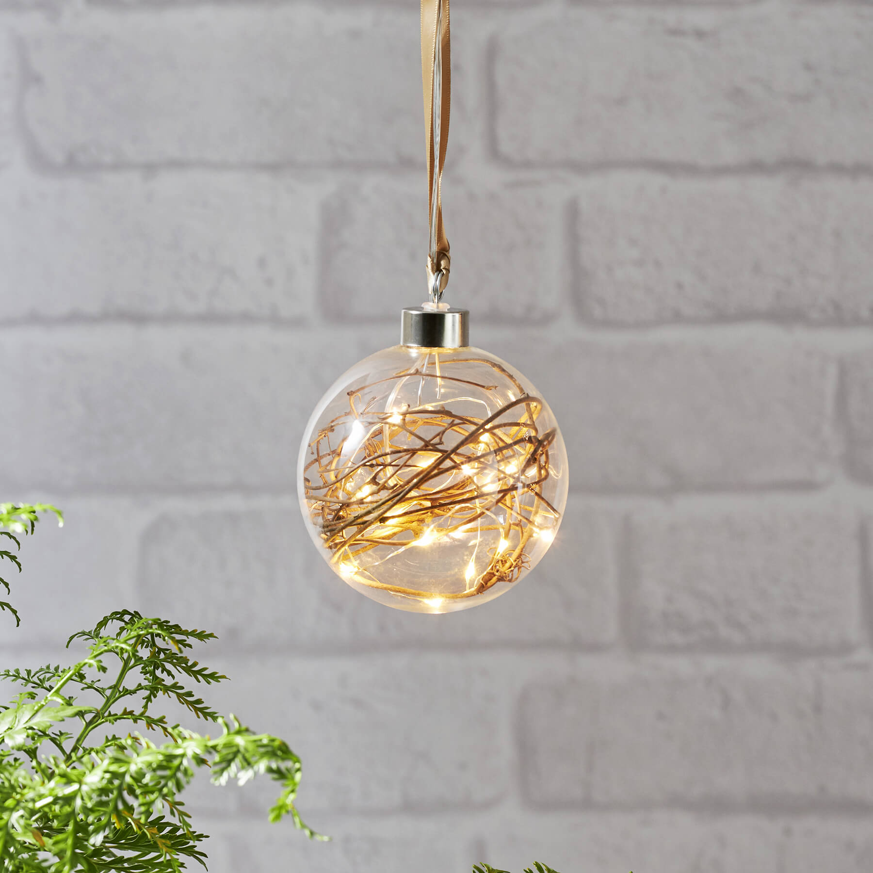 Glow - Glaskugel - 10 cm - Glasfarbe: transparent - Timer - Batteriebetrieb - Lichtfarbe: Warmweiß