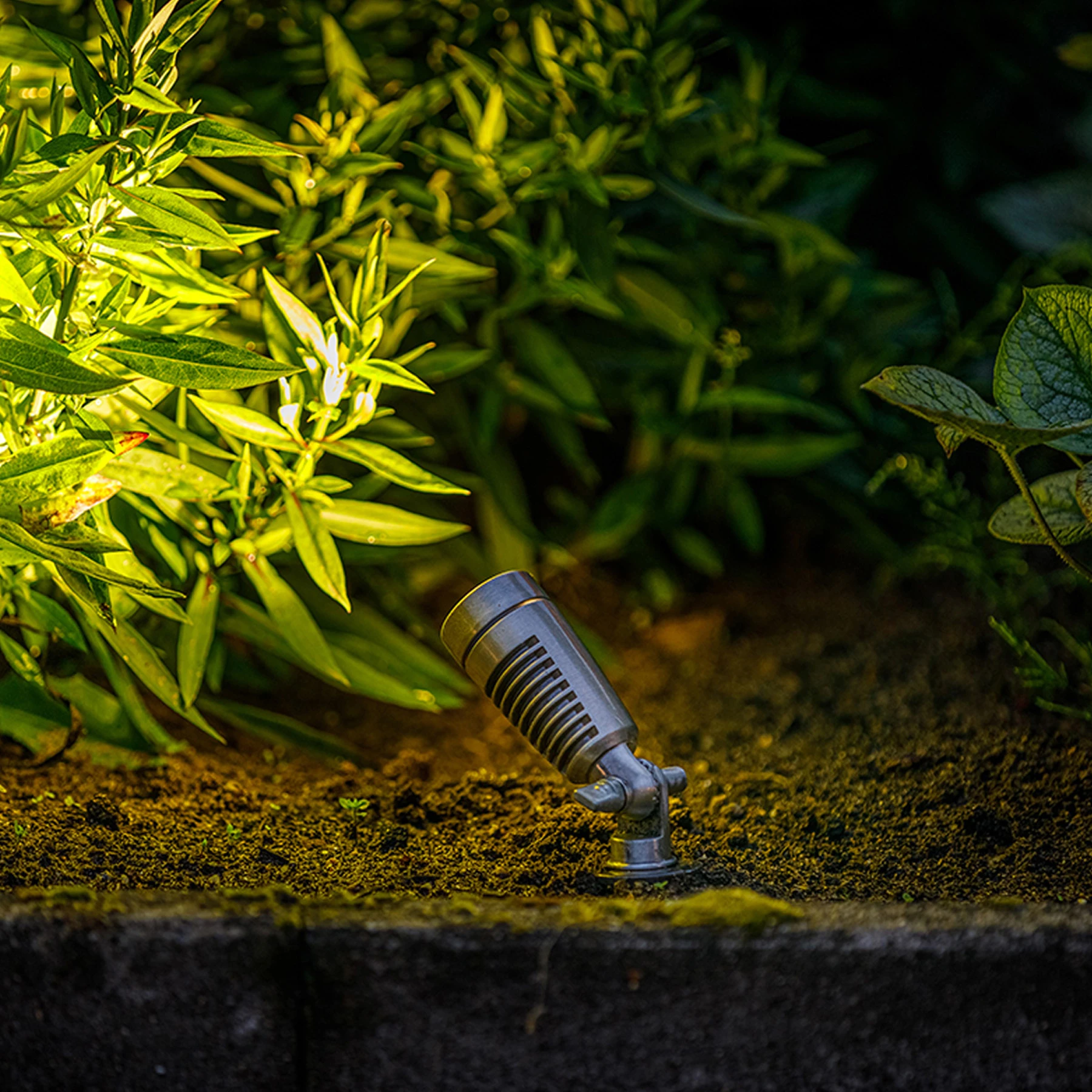 12V Wegeleuchte - 2W -  Lichtfarbe: warmweiß -  IP44