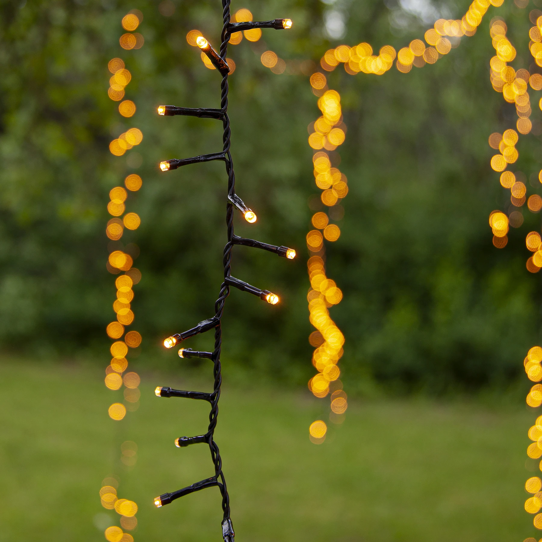 Golden Warm White - Lichterkette für außen - 10,8 m - 540 LEDs - Netzbetrieb - Warmweiß