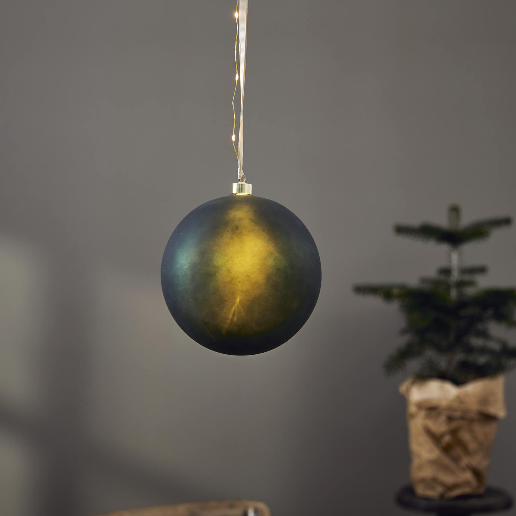 Bliss - Glaskugel - 20 cm - Glasfarbe: Grün - Timer - Batteriebetrieb - Lichtfarbe: Warmweiß