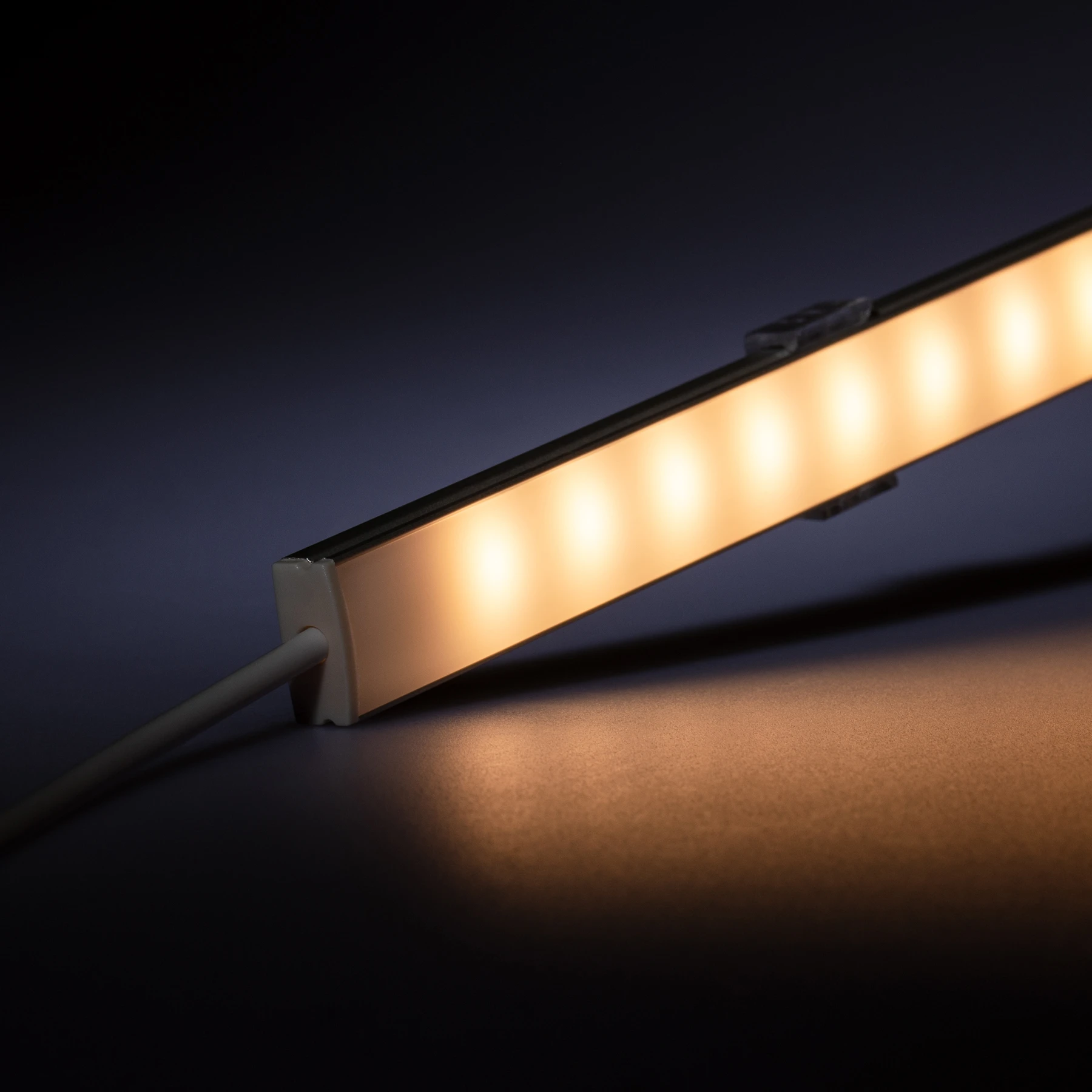24V LED Leisten Set mit Fernbedienung und Netzteil, 103cm Länge, Lichtfarbe warmweiß