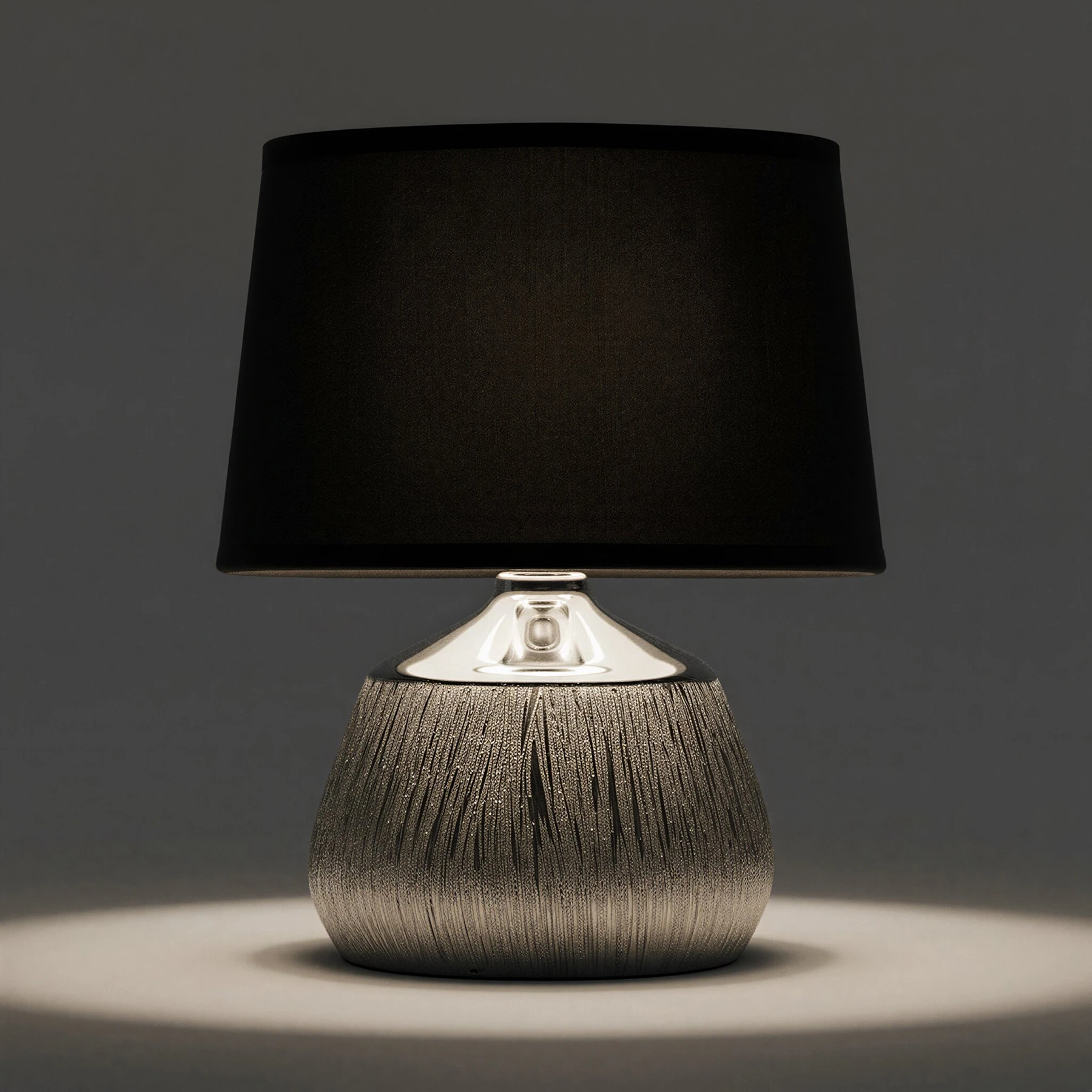 JAGODA - Tischleuchte indoor in chrom/schwarz - Lichtfarbe: individuell wählbar