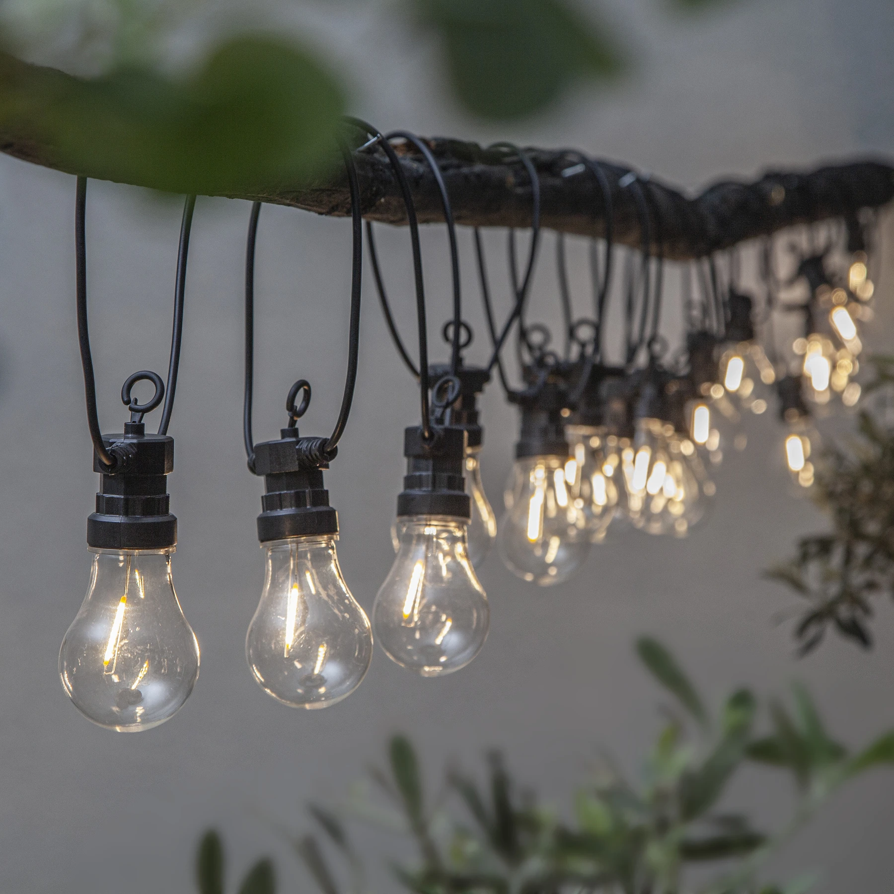 Lichterkette für außen - 8,55 m - 20 LEDs - Netzbetrieb - Warmweiß
