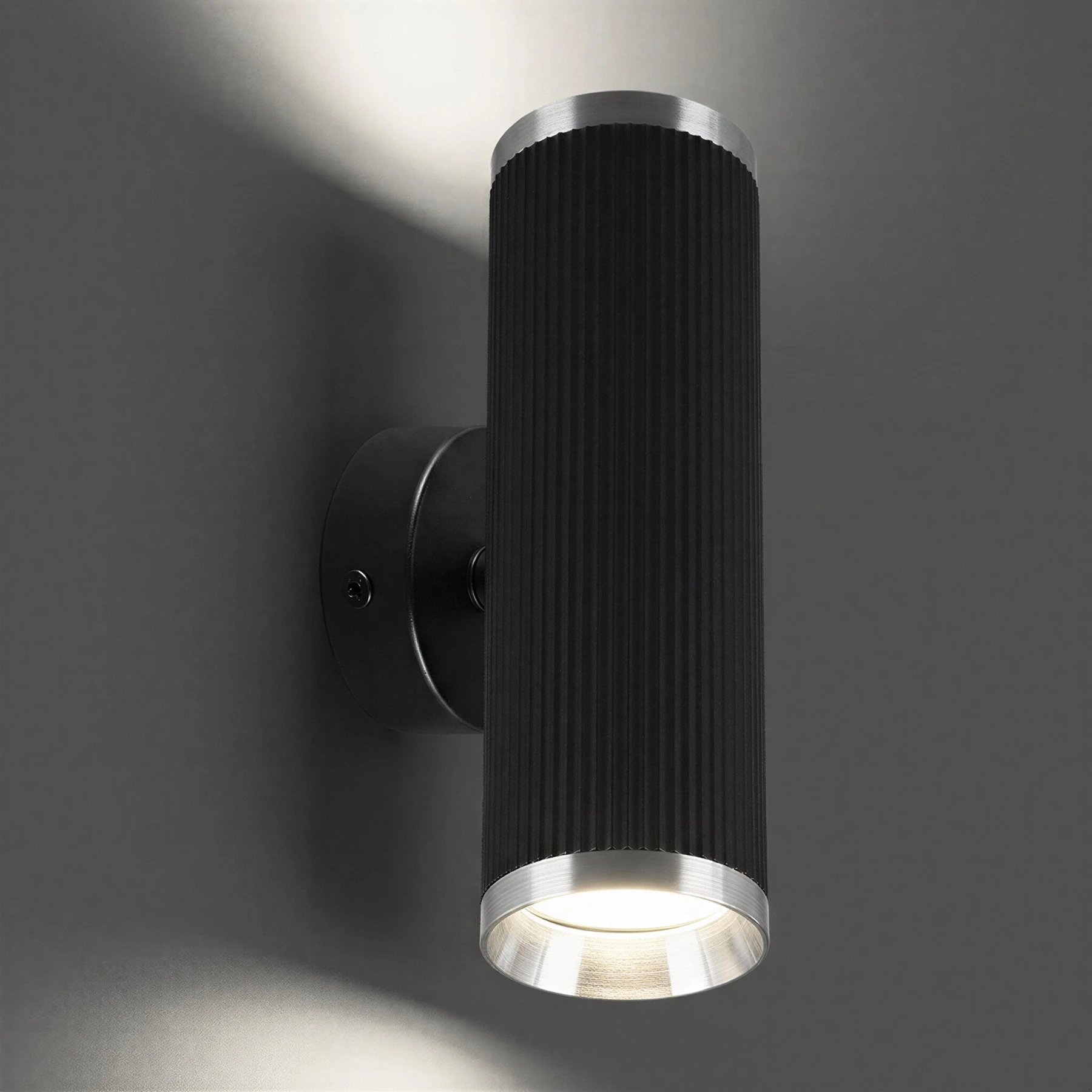 2x - Wandleuchte indoor in schwarz/chrom - Lichtfarbe: individuell wählbar