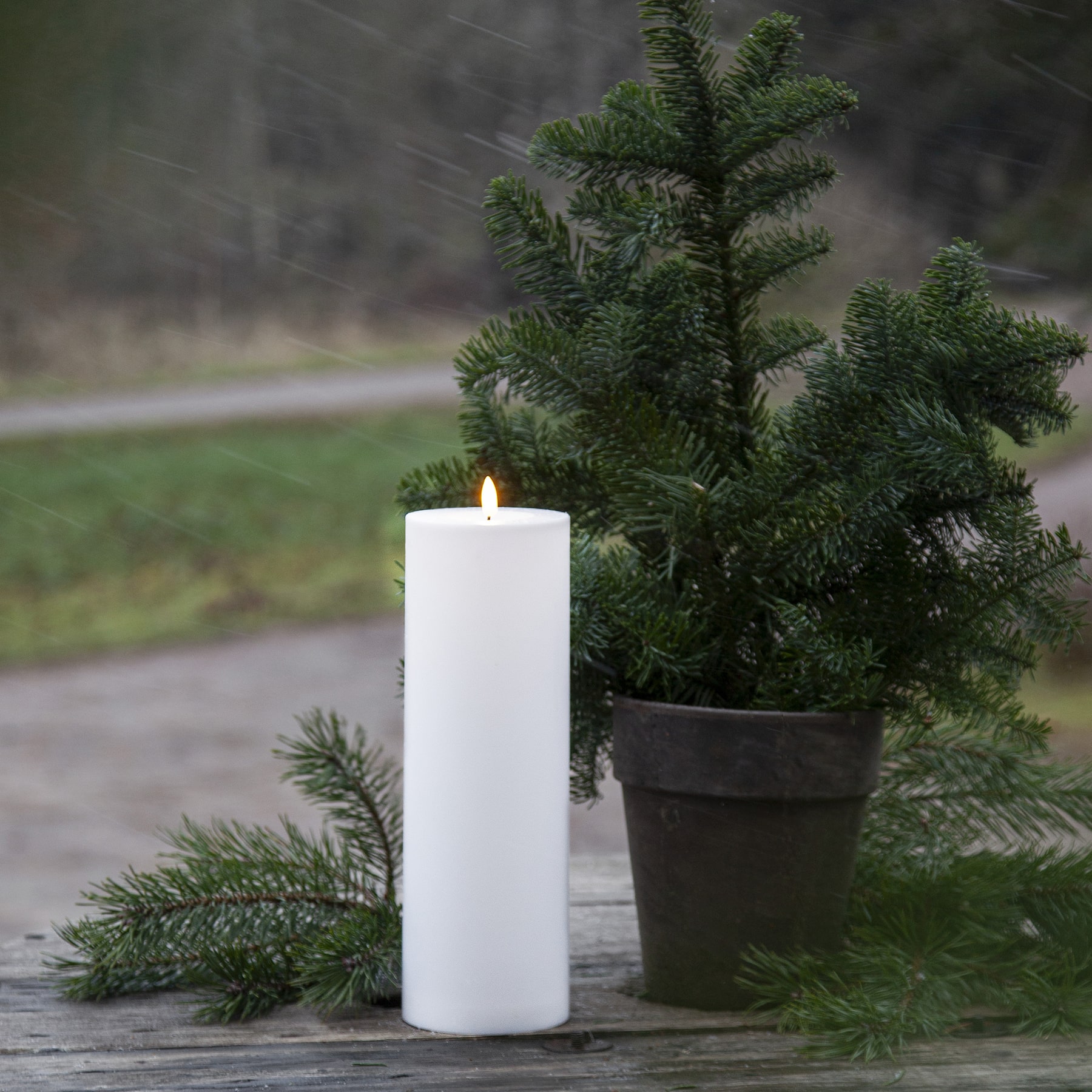 Flamme Rak - Kerze für außen - Weiß - Höhe: 32,5 cm - Batteriebetrieb - Timer - sanft flackernd