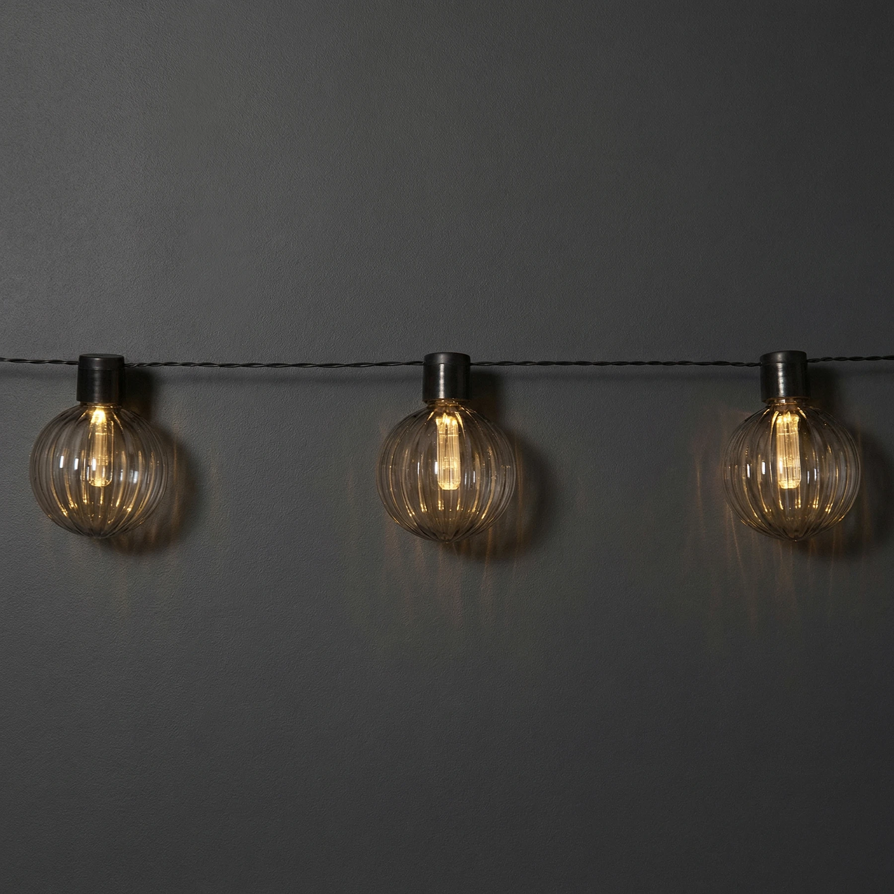 Archy - Lichterkette für außen - 3,6 m - 10 LEDs - Netzbetrieb - Warmweiß