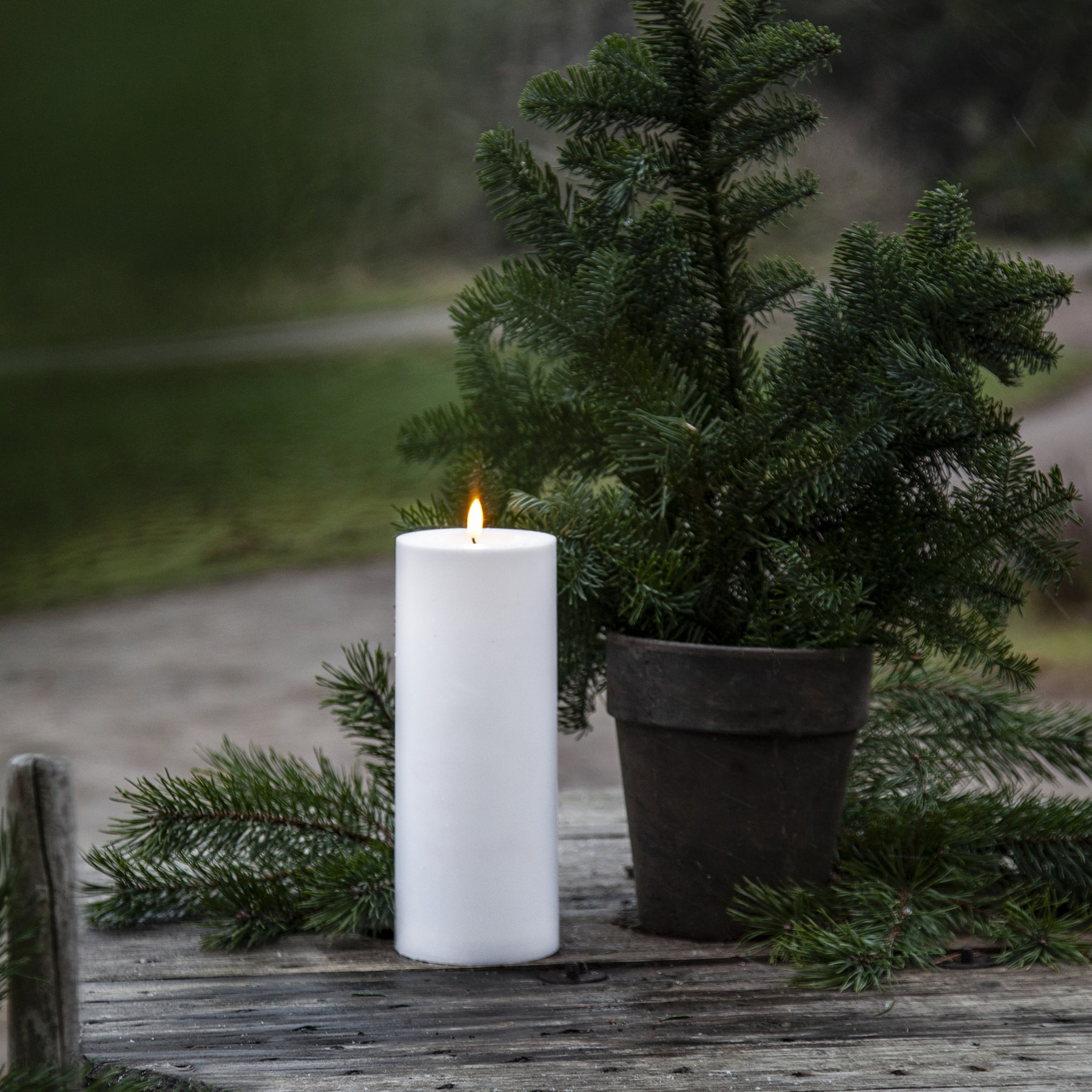 Flamme Rak - Kerze für außen - Weiß - Höhe: 27,5 cm - Batteriebetrieb - Timer - sanft flackernd