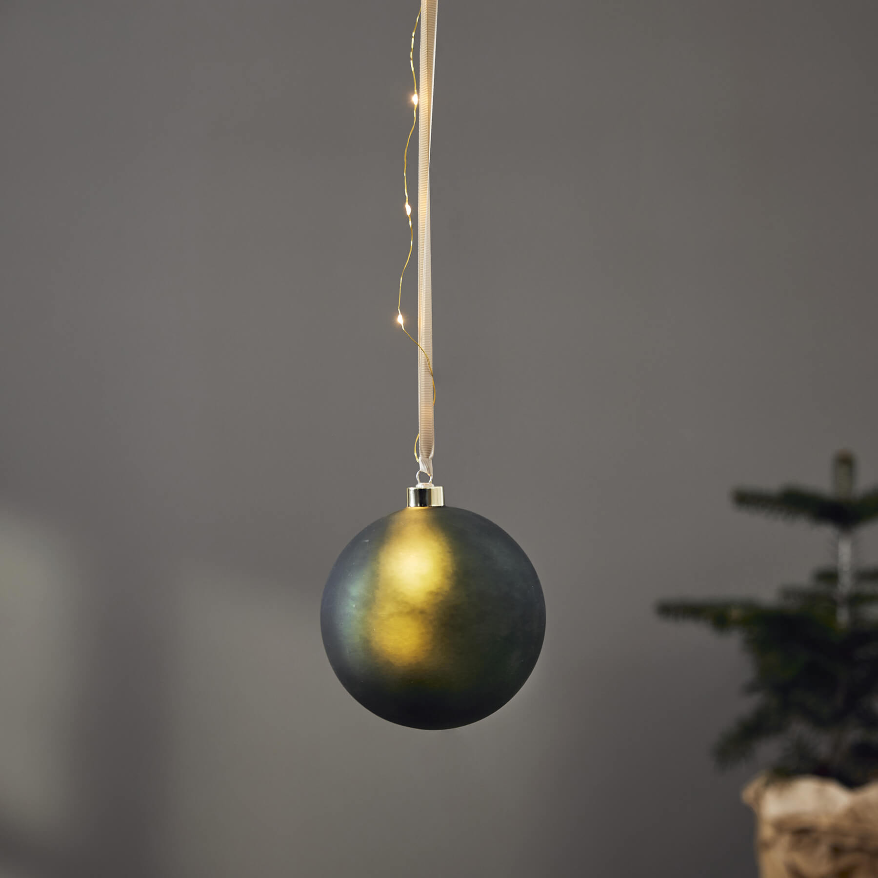 Bliss - Glaskugel - 15 cm - Glasfarbe: Grün - Timer - Batteriebetrieb - Lichtfarbe: Warmweiß