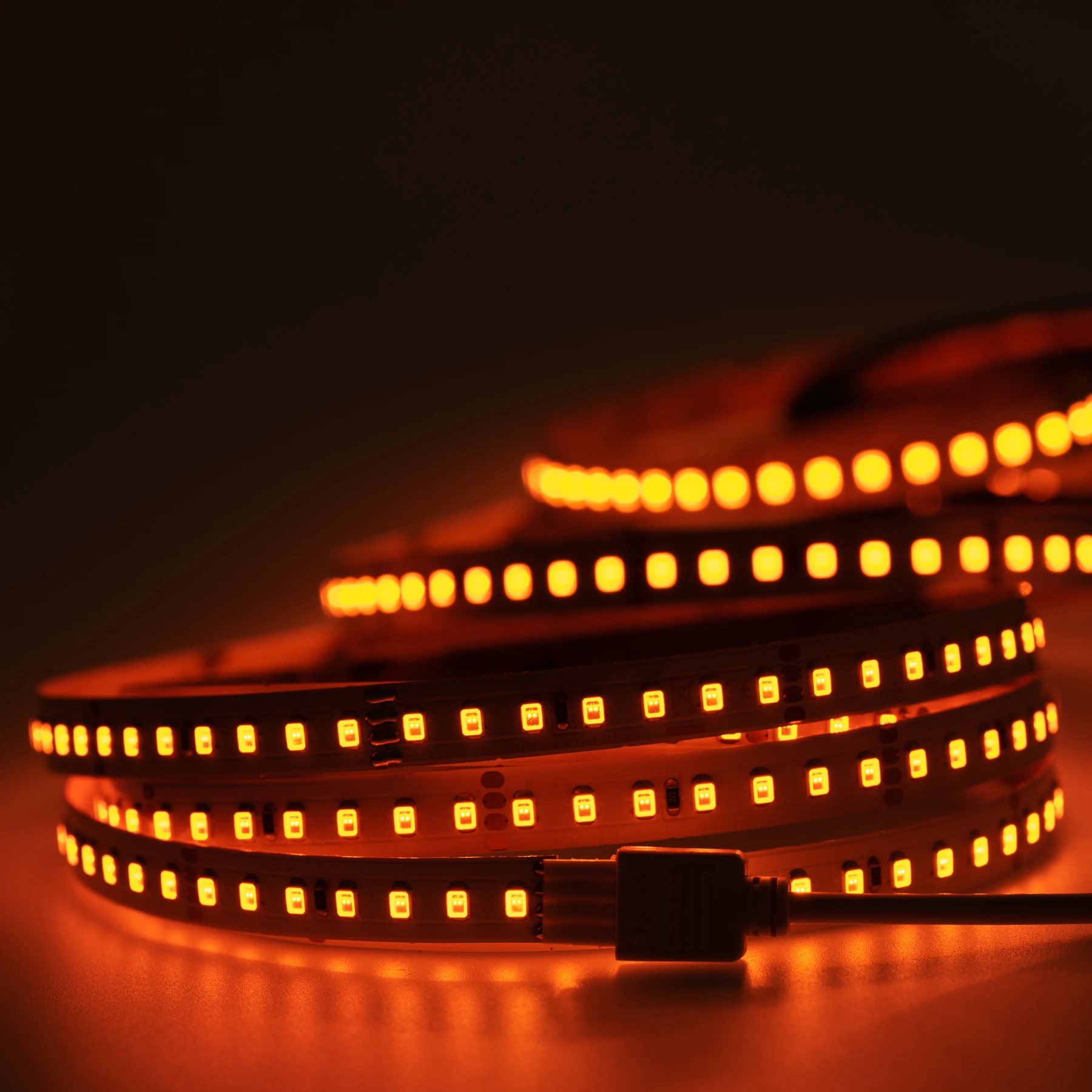 24V LED Streifen - gelb-orange - 140 LEDs je Meter - alle 5cm teilbar - kein Anschlußkabel zum Netzteil - ohne Steckerbuchsen 4polig - 5cm - 7 LEDs - 1 Watt
