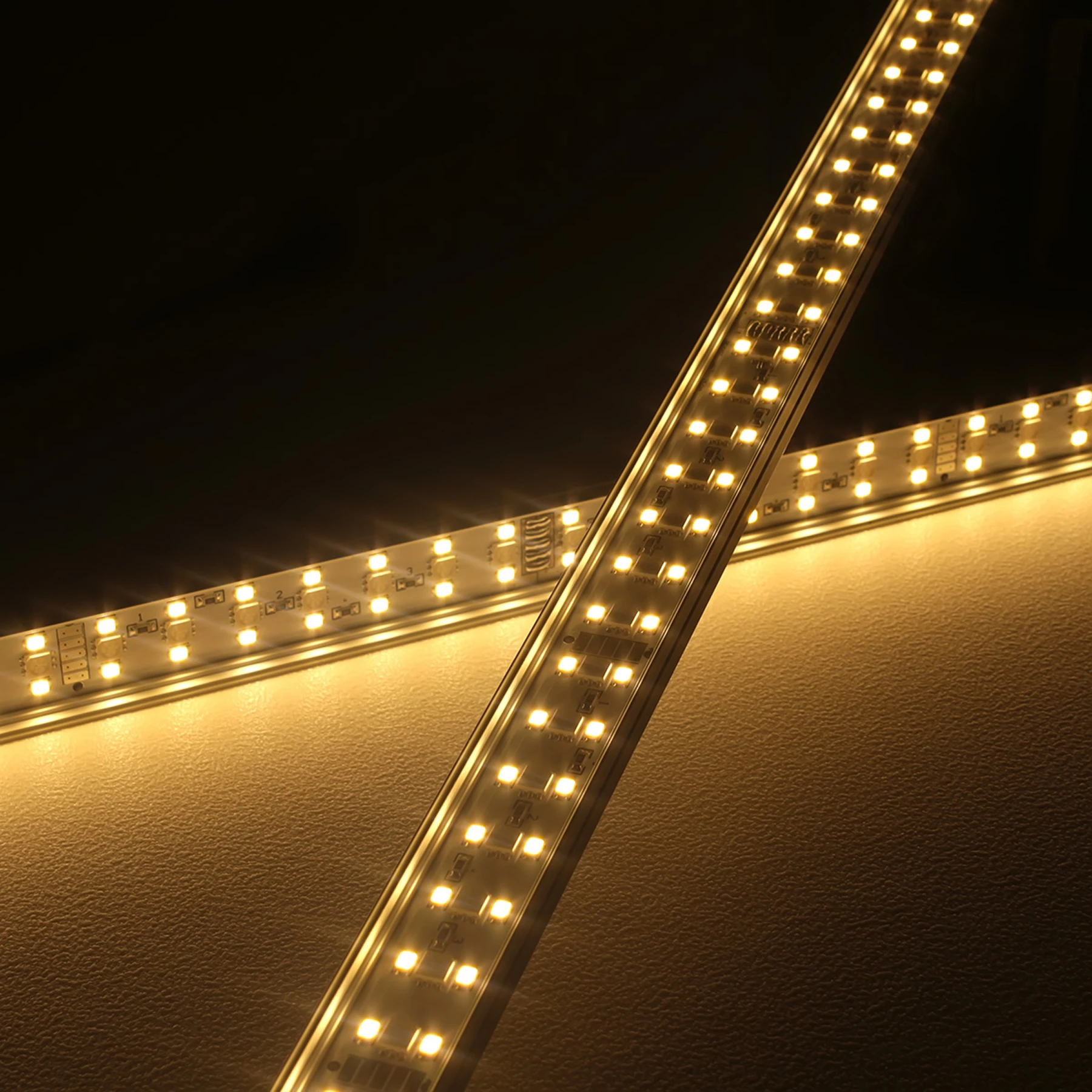 24V Slim-Line Aluminium LED Leiste - RGBWW - transparente  Abdeckung
