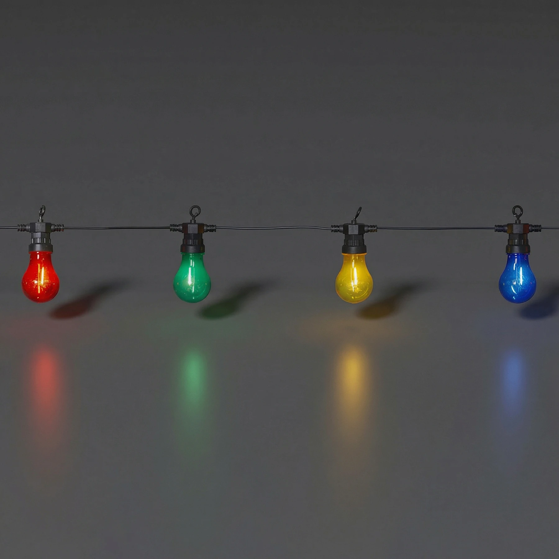 Circus Filament - Lichterkette für außen - 4,05 m - 10 LEDs - Netzbetrieb - Mehrfarbig