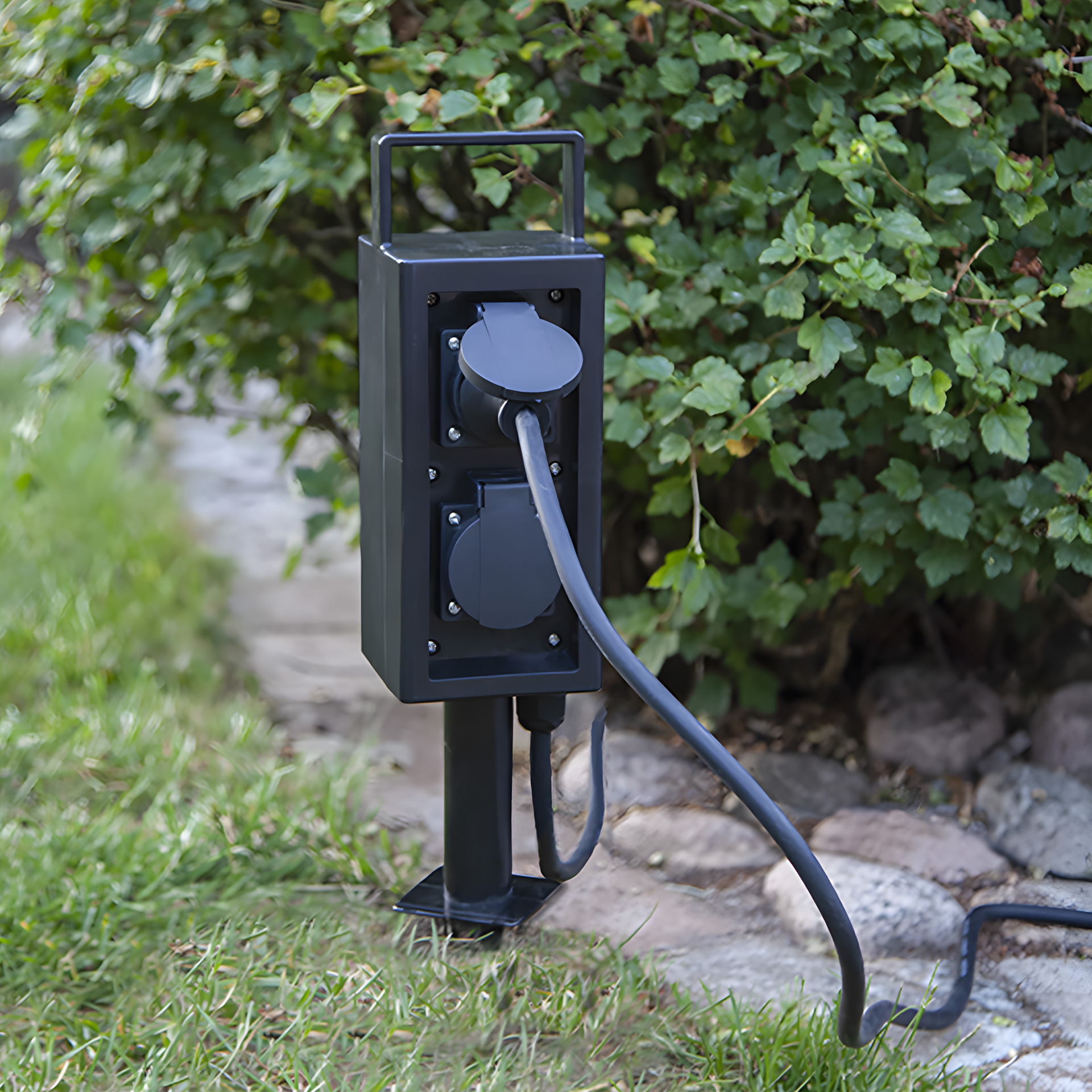 Plugge - Gartensteckdose mit Erdspieß - 9 x 34 x 11 cm - Verteiler mit 4 Ausgängen - IP 44