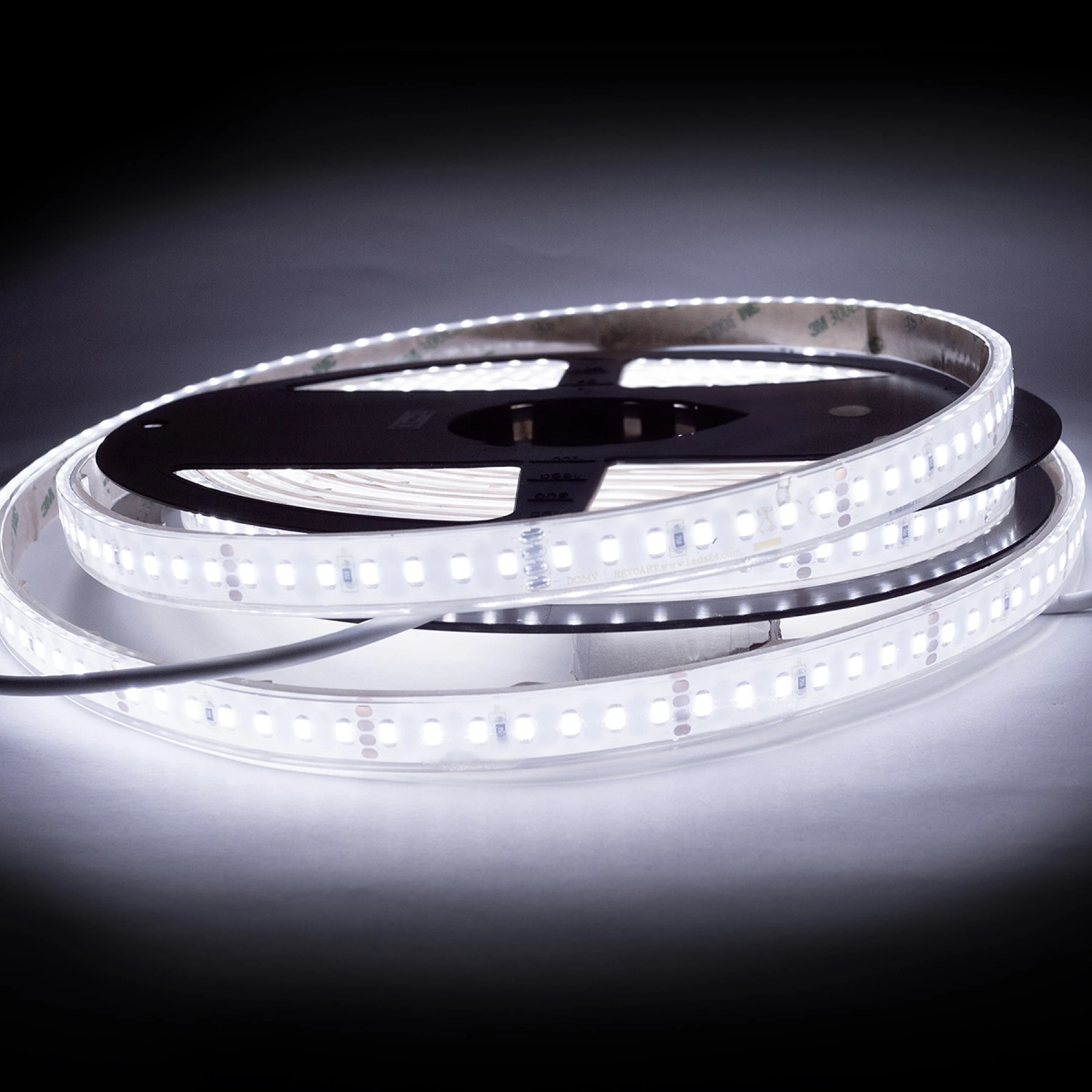 wasserfestes 24V LED Streifen Set mit Fernbedienung und Netzteil, 500cm Länge, Lichtfarbe weiß, IP67