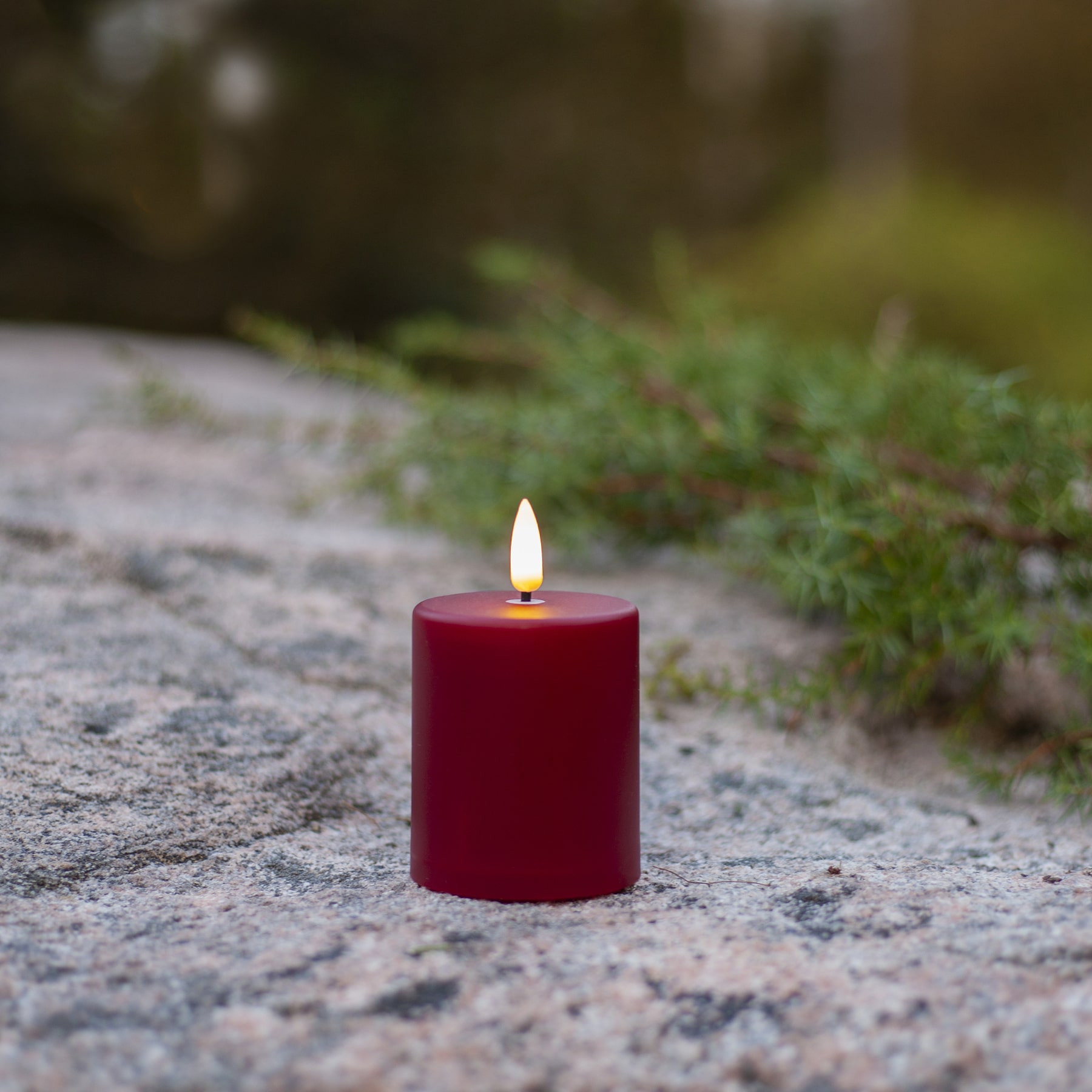 Flamme Paula - Kerze für außen - Rot - Höhe: 10 cm - Batteriebetrieb - Timer - sanft flackernd